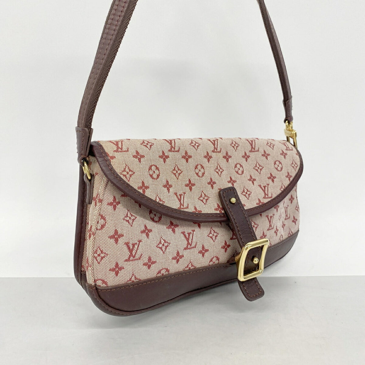 Louis Vuitton Cerise Shoulder Bag (Pre-Owned)