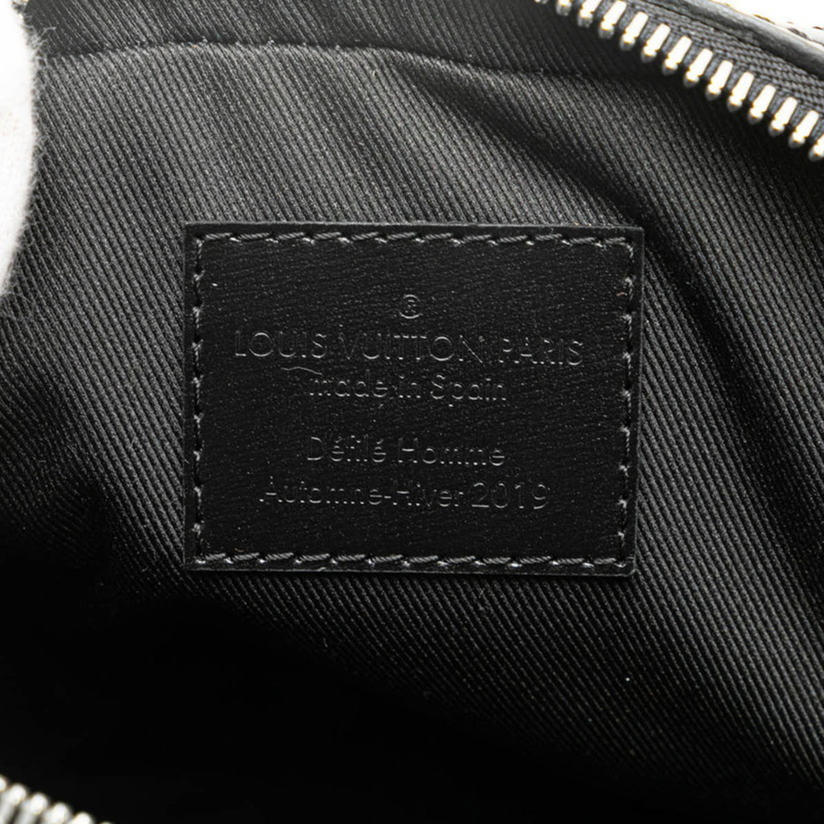 Louis Vuitton Black Leather Shoulder Bag (Pre-Owned)