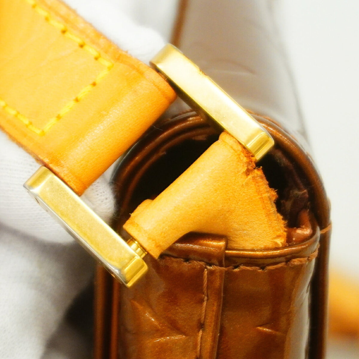 Louis Vuitton Bronze Shoulder Bag (Pre-Owned)