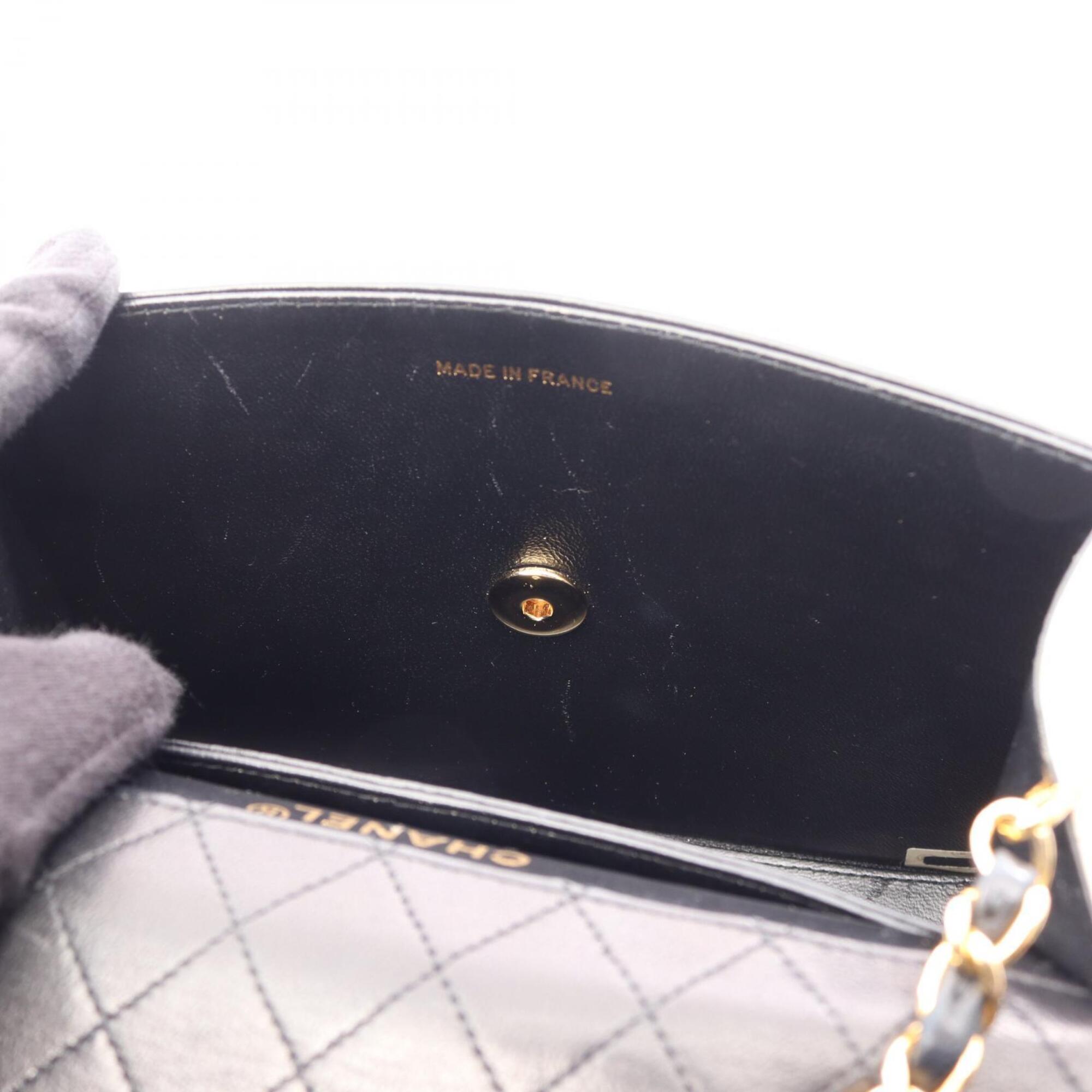 Chanel Black White Leather Handbag Shoulder Bag (Pre-Owned)