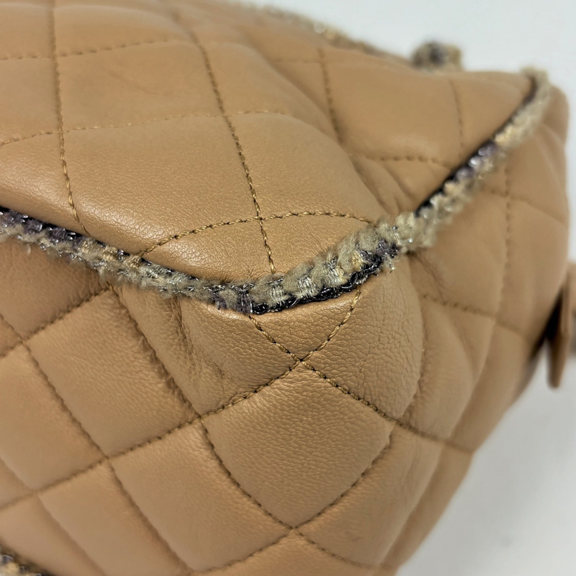 Chanel Matelasse Beige Leather Shoulder Bag (Pre-Owned)