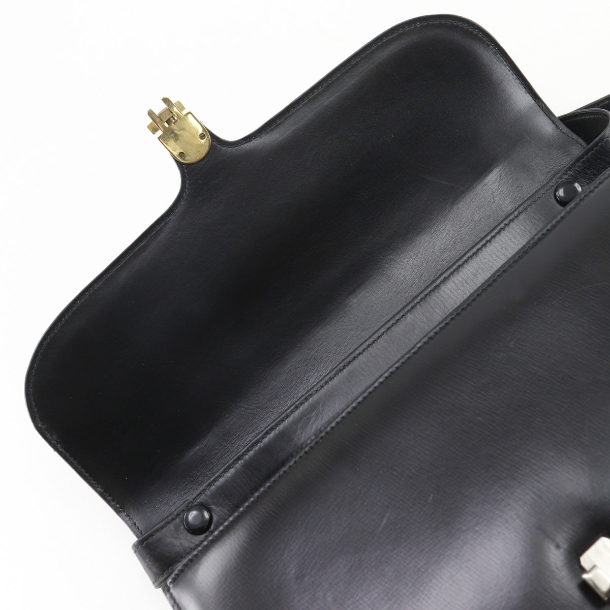 Bally Black Leather Shoulder Bag (Pre-Owned)