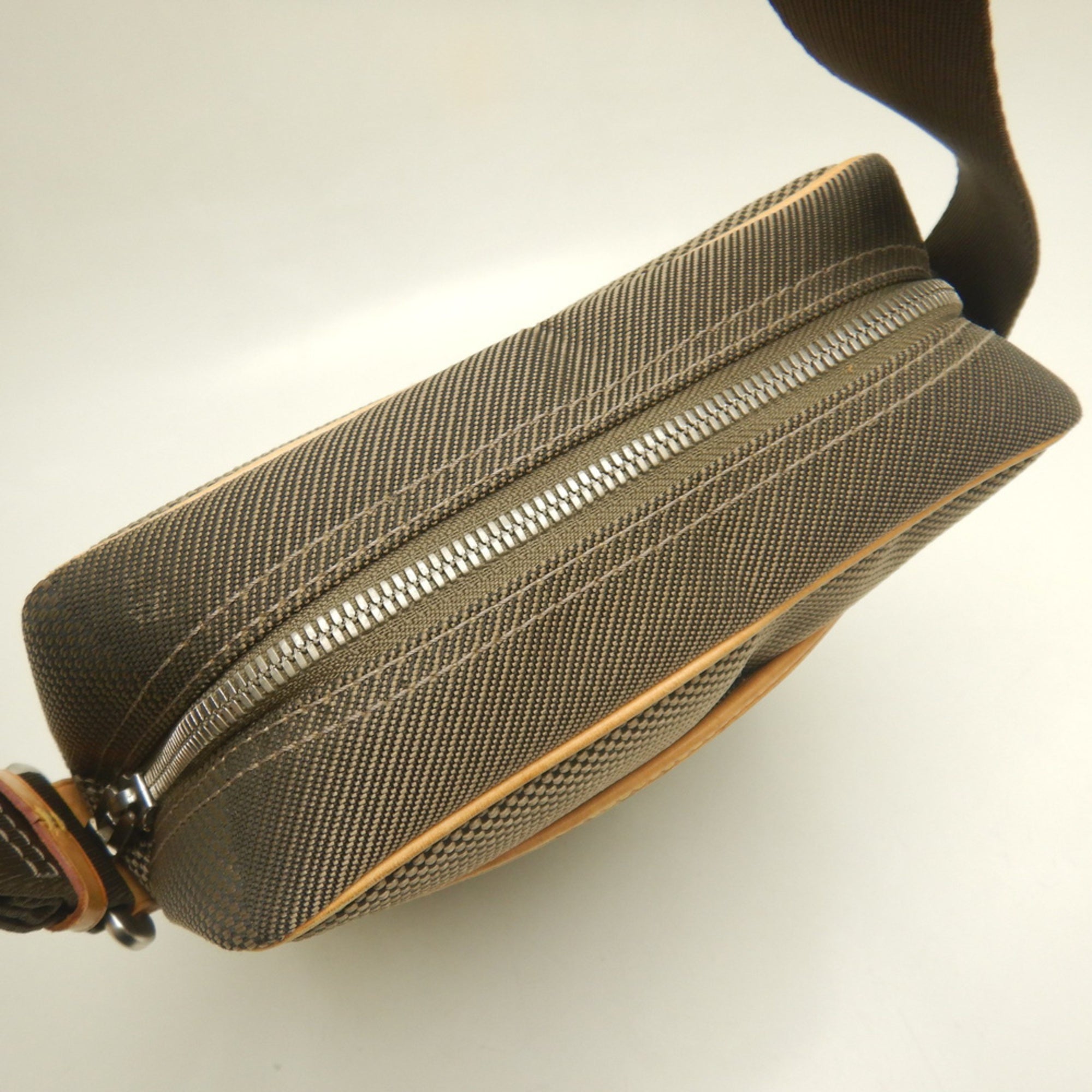 Louis Vuitton Brown Earth Damier Geant Shoulder Bag (Pre-Owned)