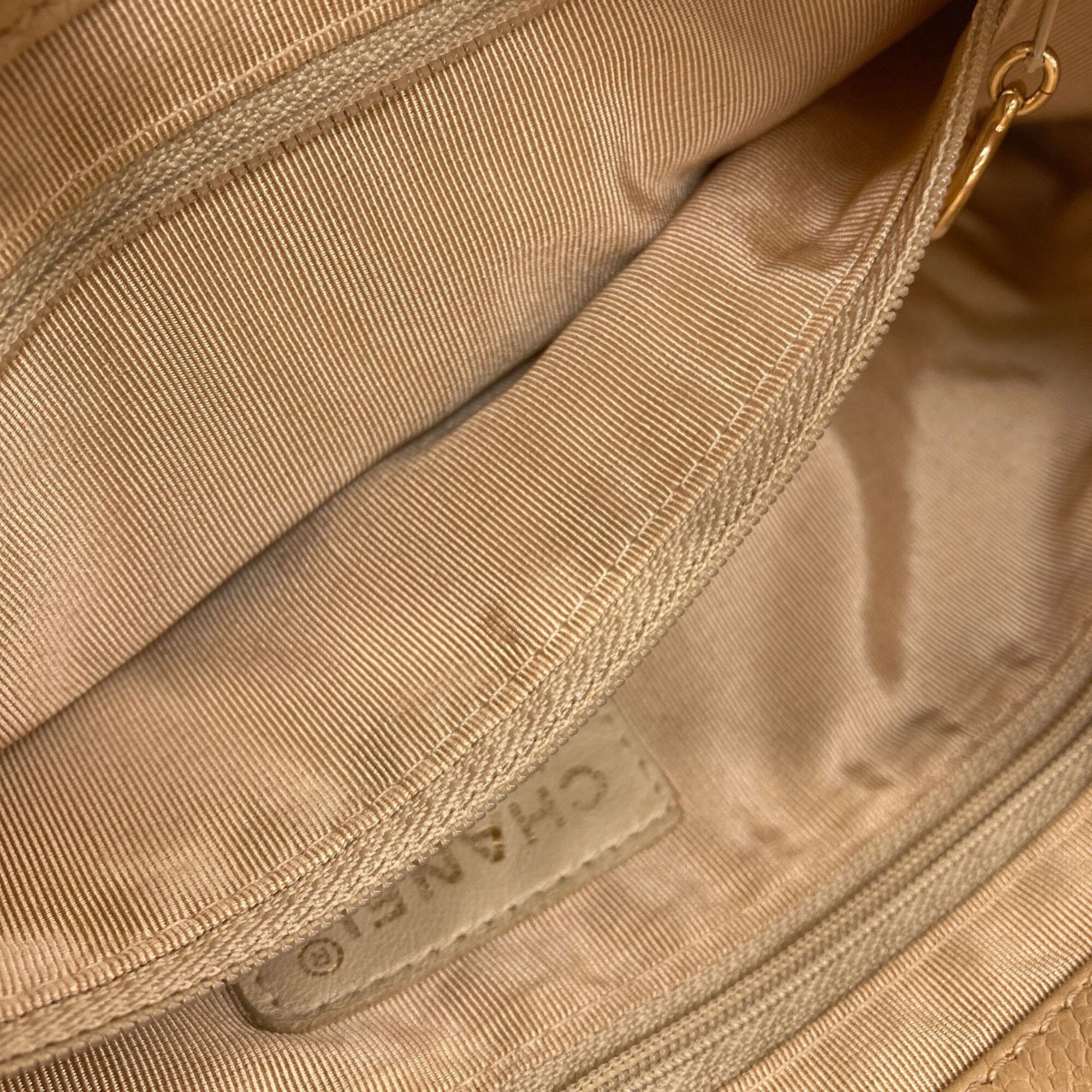 Chanel Beige Leather Handbag (Pre-Owned)