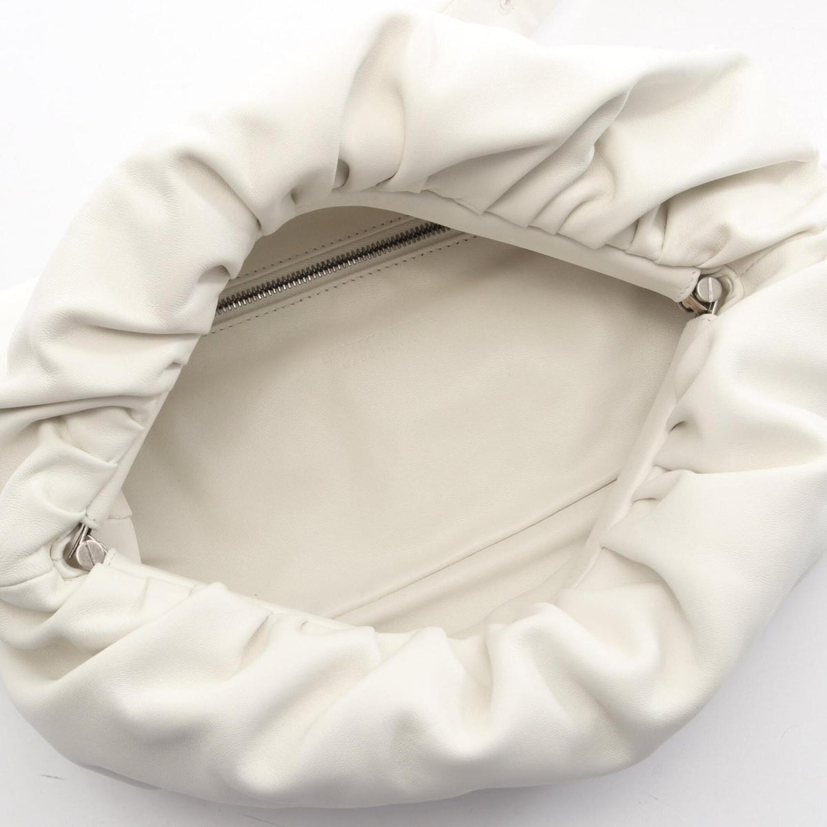Bottega Veneta White Leather Fanny Pack Handbag Pouch (Pre-Owned)