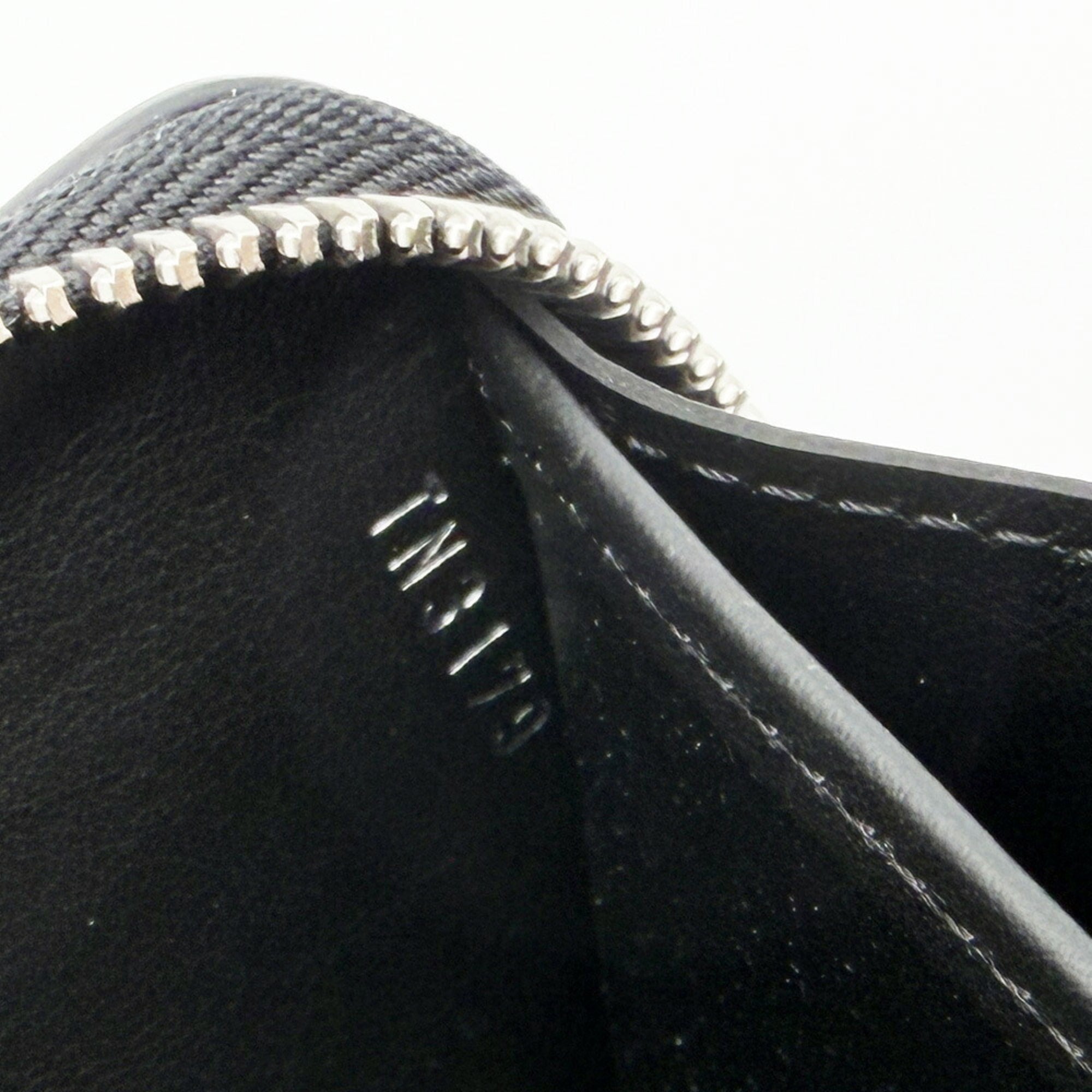 Louis Vuitton Noir Mahina Leather (Pre-Owned)