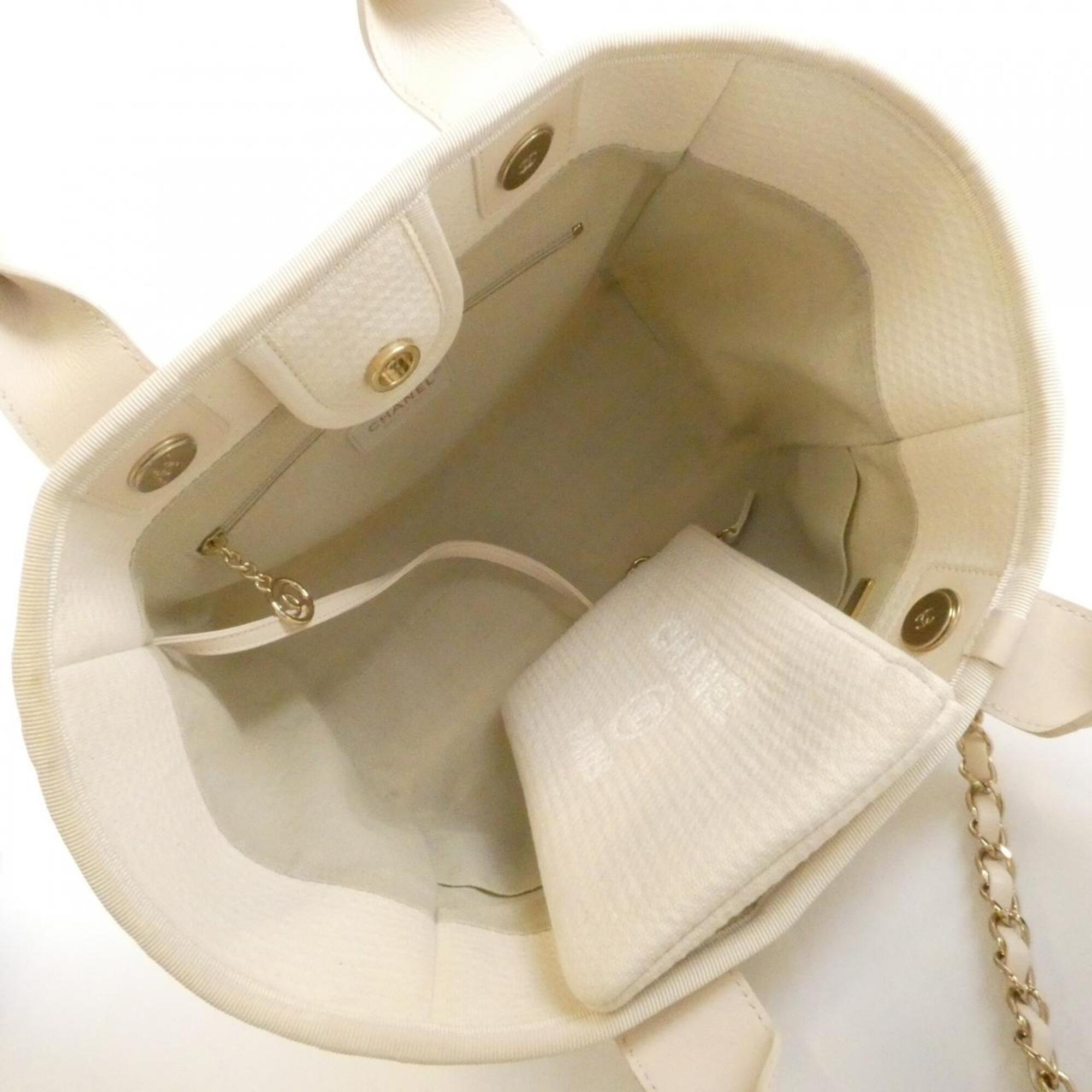 Chanel Ivory Ivory Handbag Pouch (Pre-Owned)