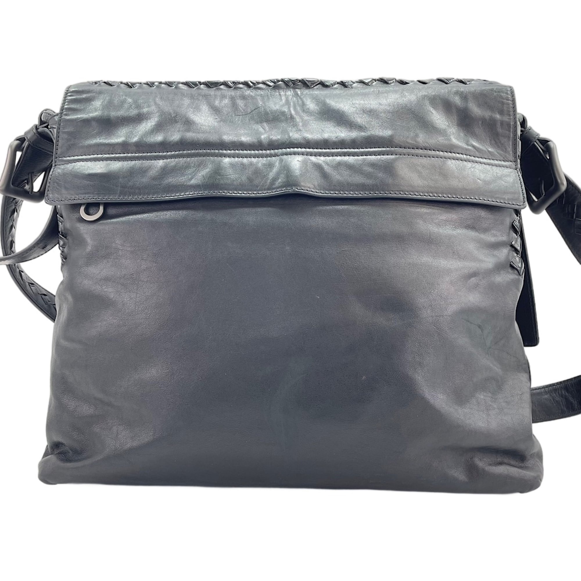 Bottega Veneta Black Messenger Bag (Pre-Owned)