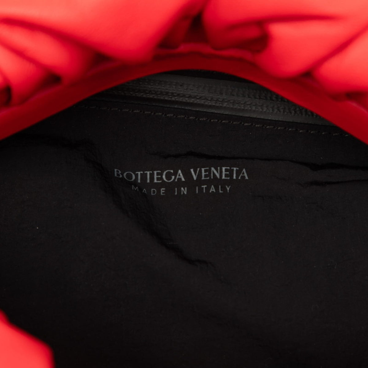 Bottega Veneta Red Color Leather Pouch Shoulder Bag Sling Bag (Pre-Owned)