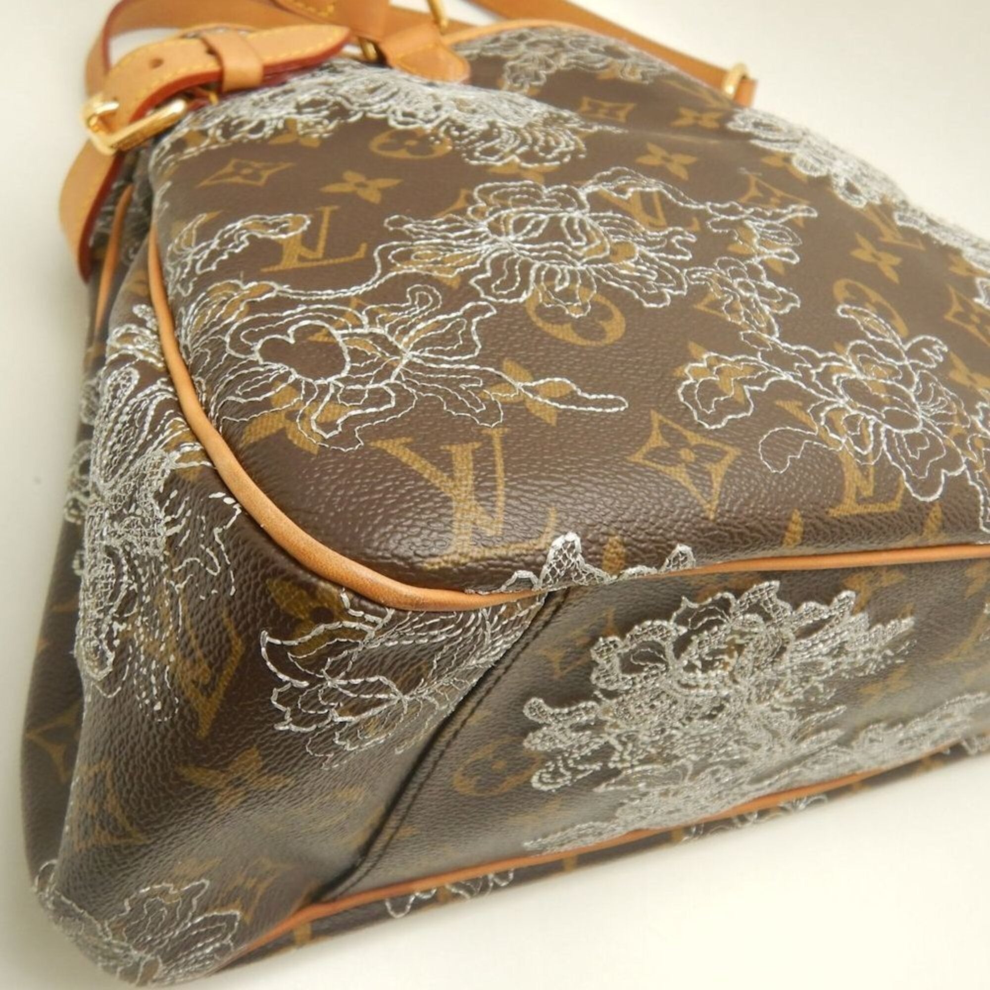 Louis Vuitton Brown Monogram Canvas Tote Bag (Pre-Owned)
