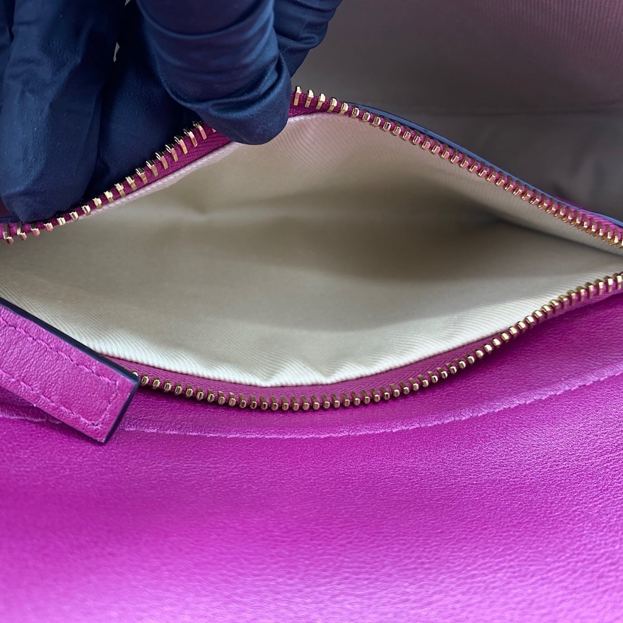 Valentino Pink Shoulder Bag (Pre-Owned)
