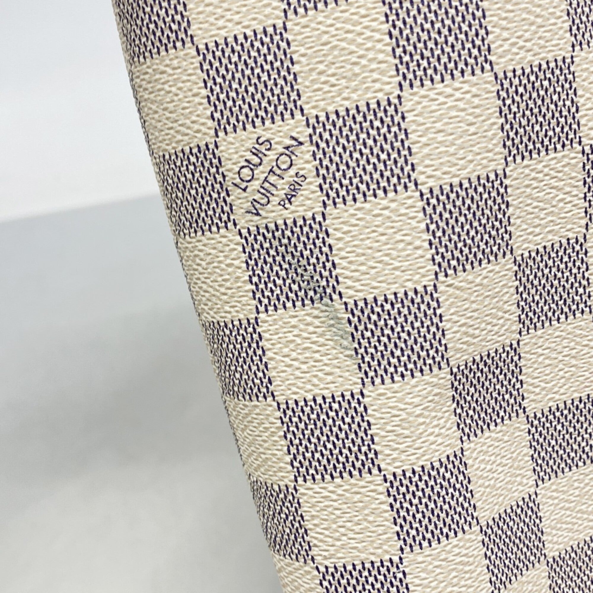 Louis Vuitton White Tote Bag (Pre-Owned)