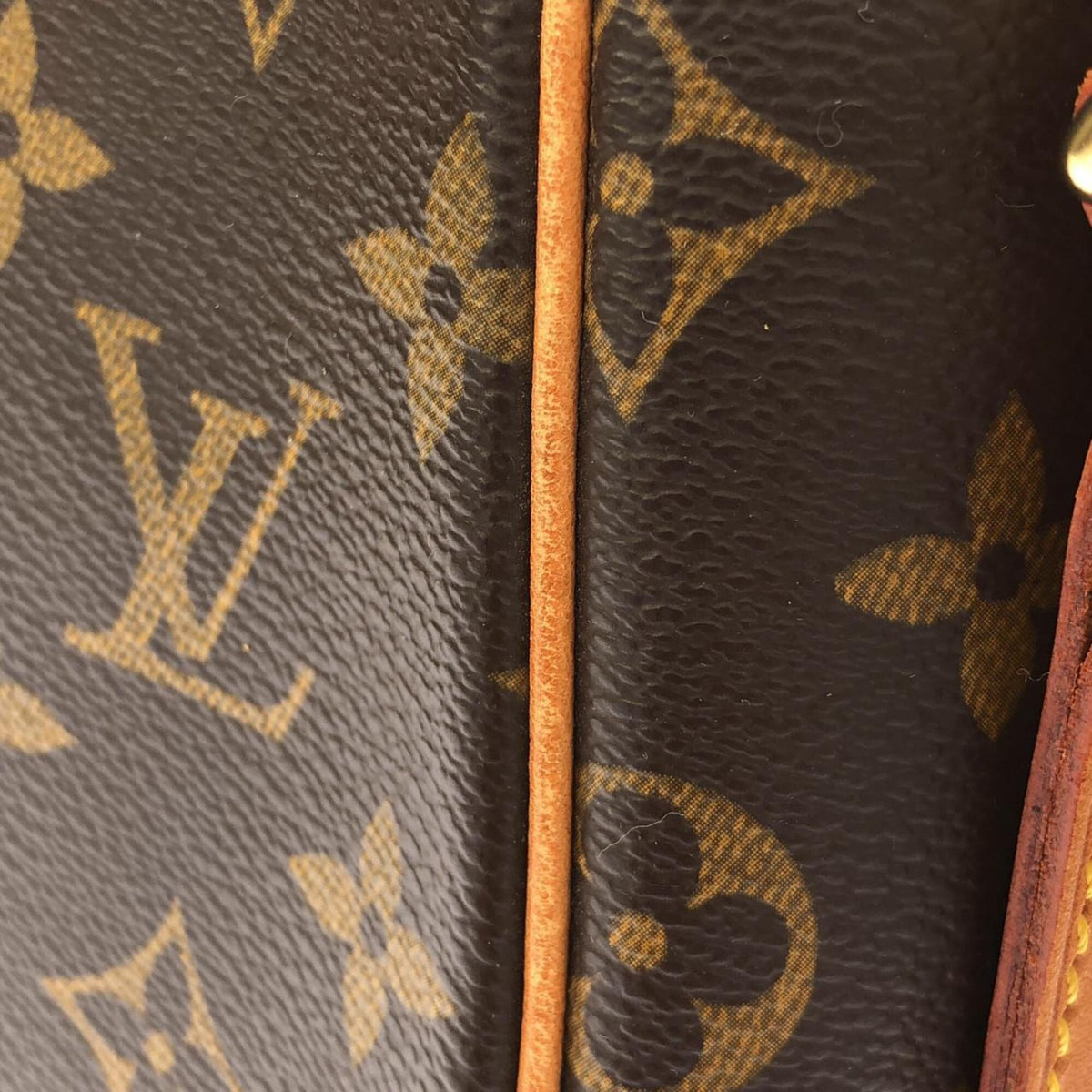 Louis Vuitton Brown Coated Canvas Shoulder Bag (Pre-Owned)