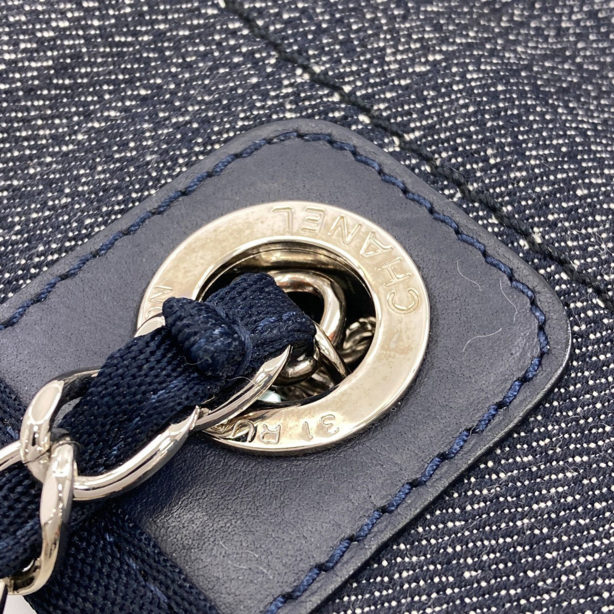 Chanel Navy Canvas Tote Bag (Pre-Owned)