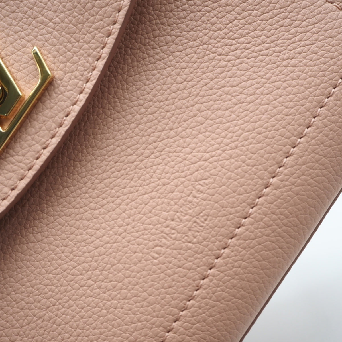 Louis Vuitton Pink Beige Leather Shoulder Bag (Pre-Owned)