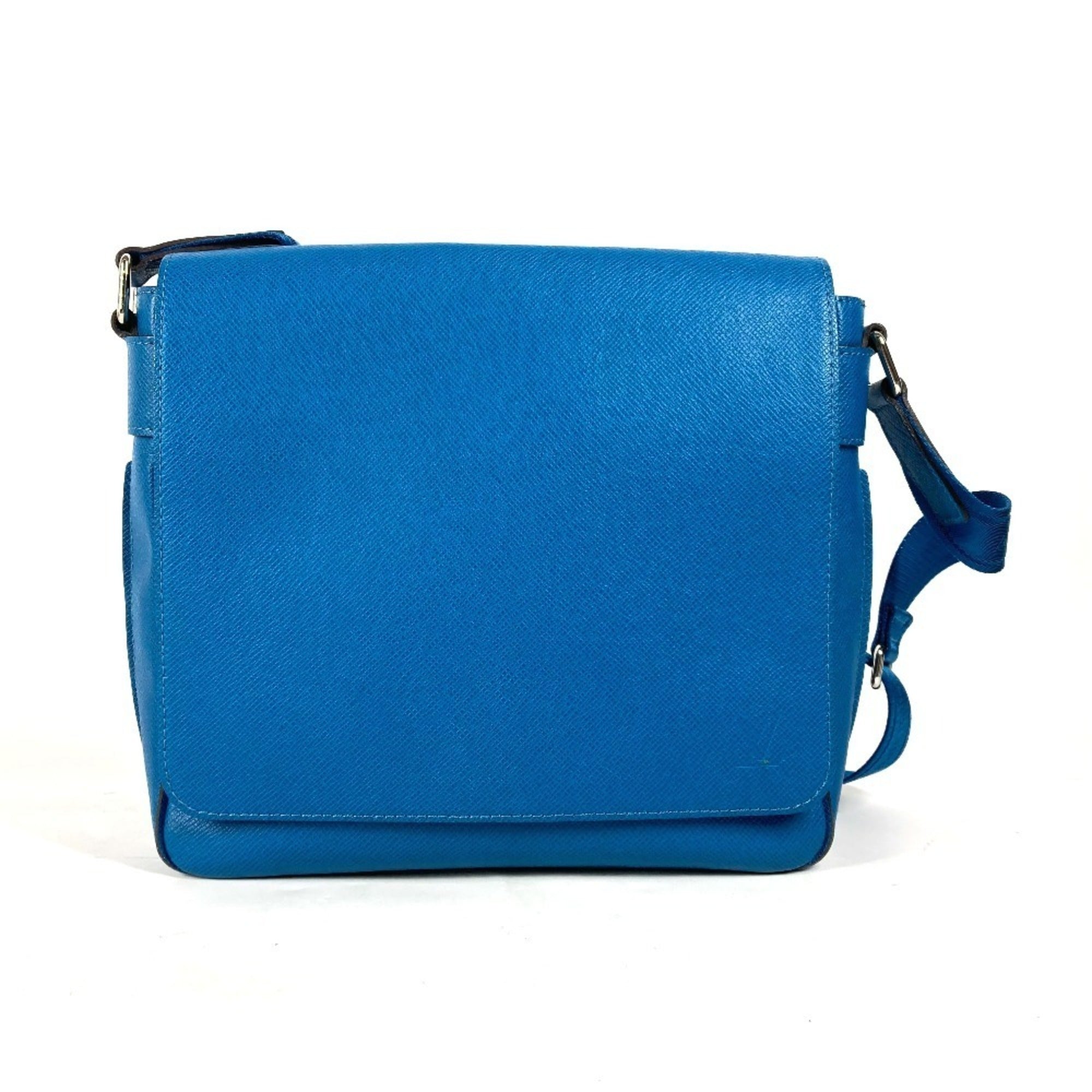 Louis Vuitton Blue Taiga Leather Messenger Bag Shoulder Bag (Pre-Owned)
