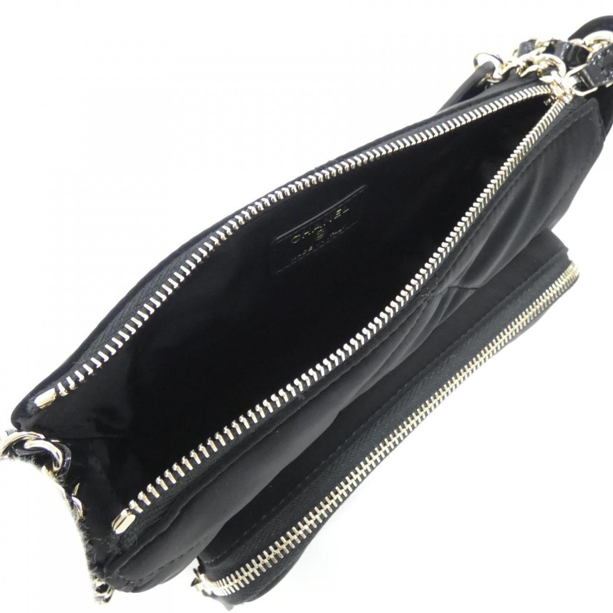 Chanel Black Handbag Shoulder Bag (Pre-Owned)