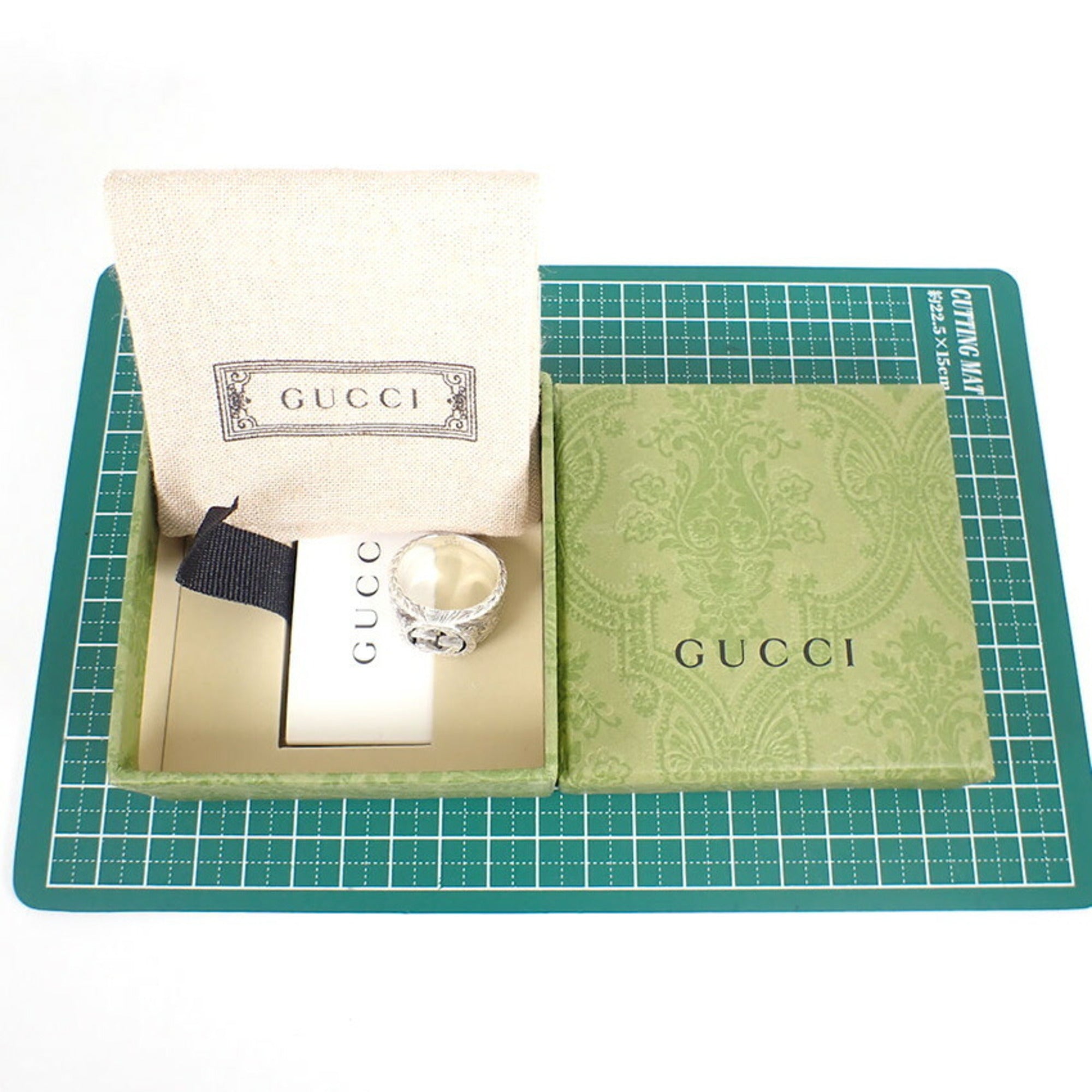 Gucci Sterling Silver 925 Band Ring (Pre-Owned)