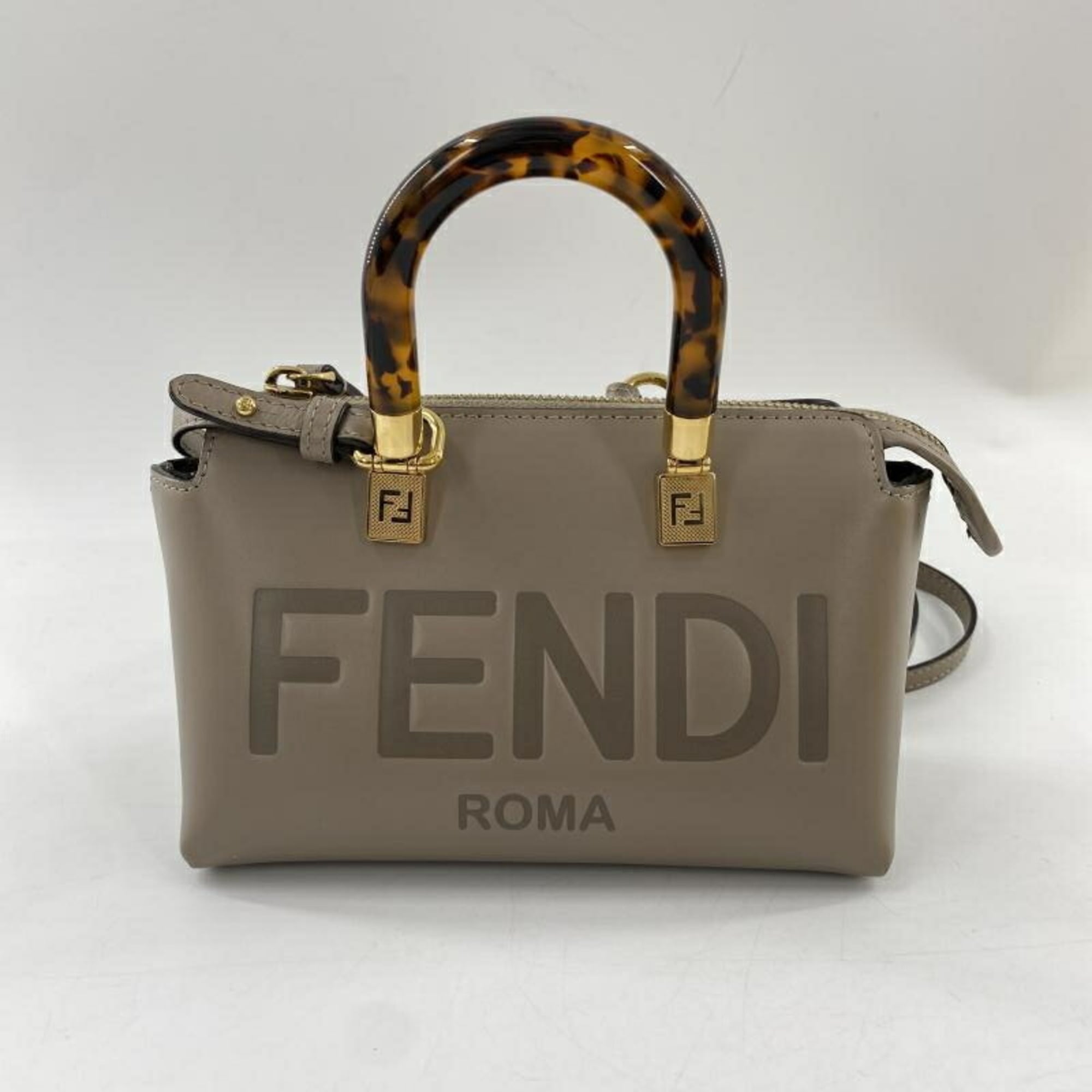 Fendi Brown Leather Shoulder Bag (Pre-Owned)