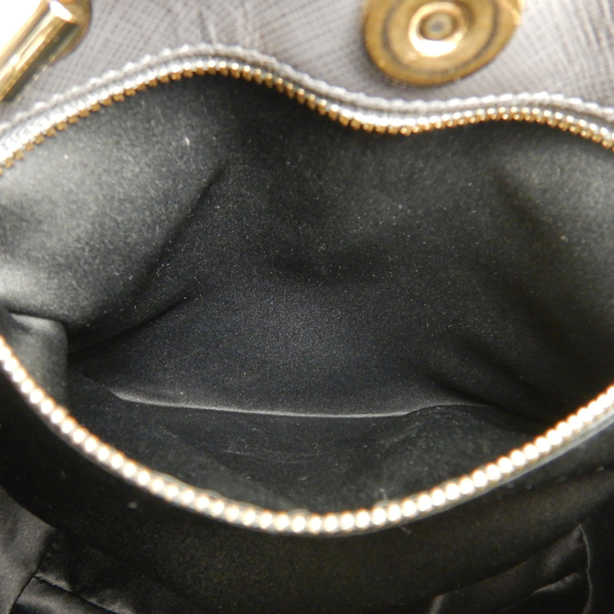 Salvatore Ferragamo Vara Gray Leather Handbag (Pre-Owned)
