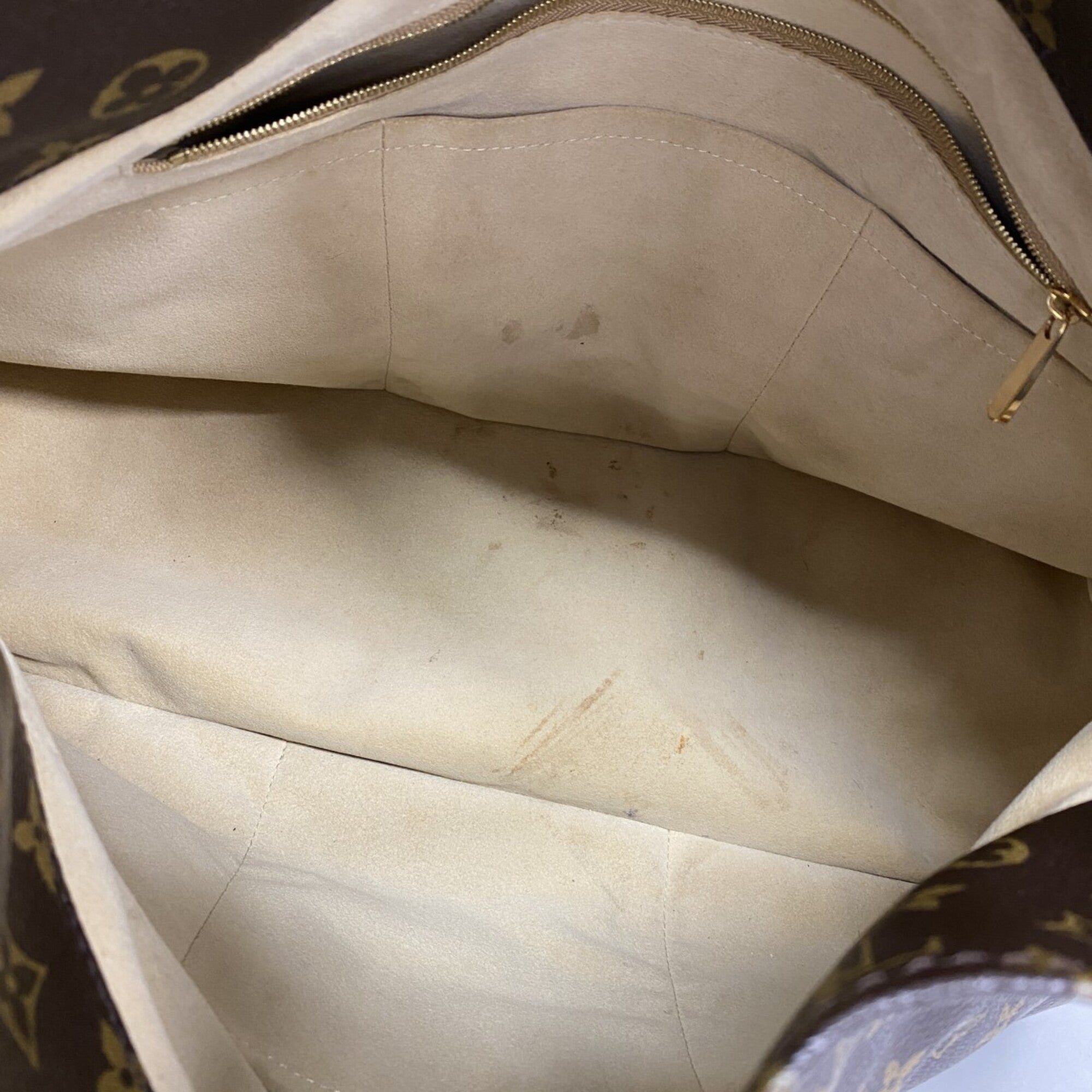 Louis Vuitton Brown Shoulder Bag (Pre-Owned)