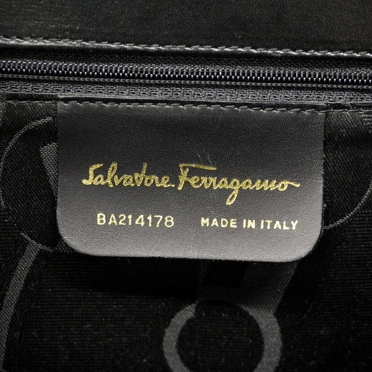 Salvatore Ferragamo Black Leather Handbag (Pre-Owned)