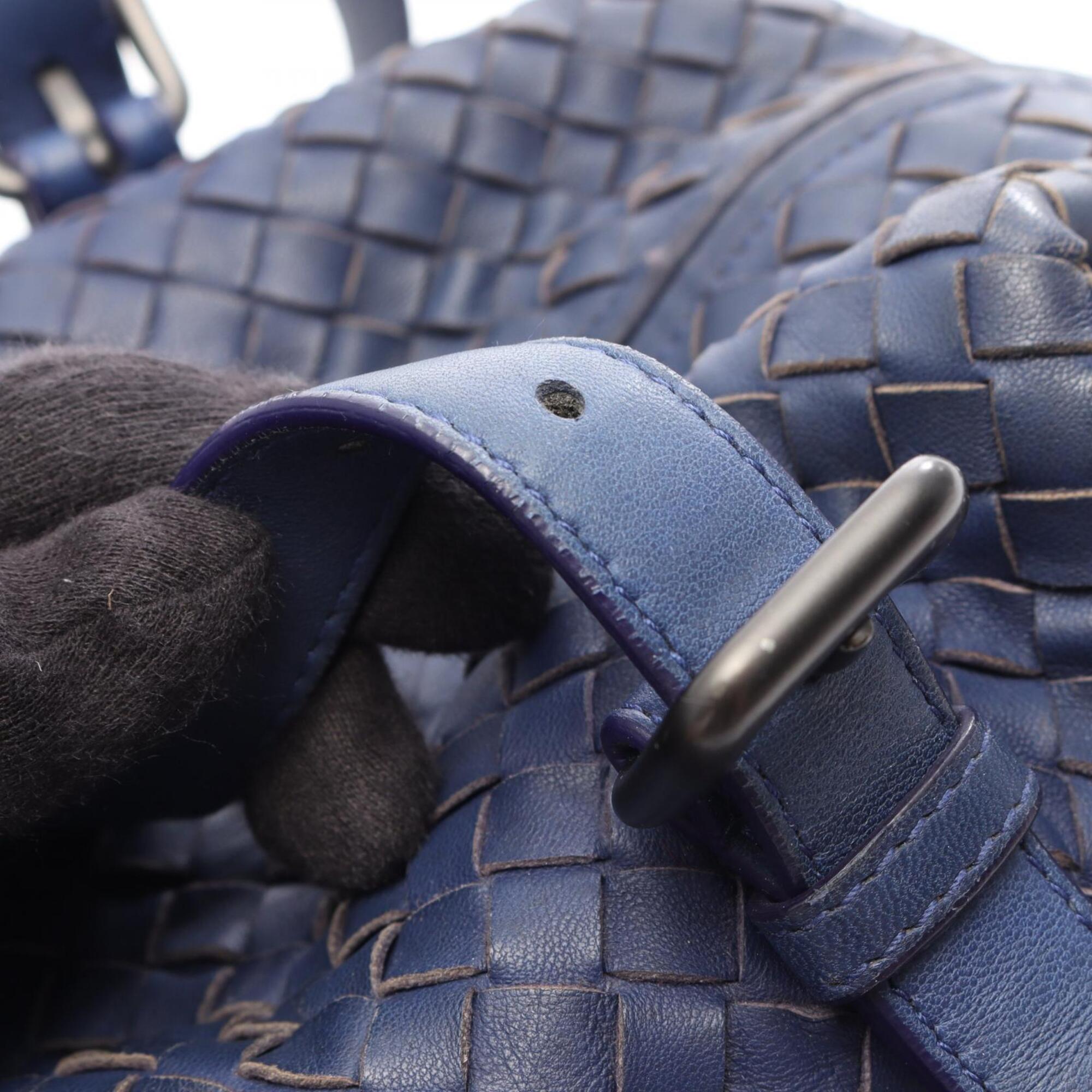 Bottega Veneta Navy Leather Handbag (Pre-Owned)