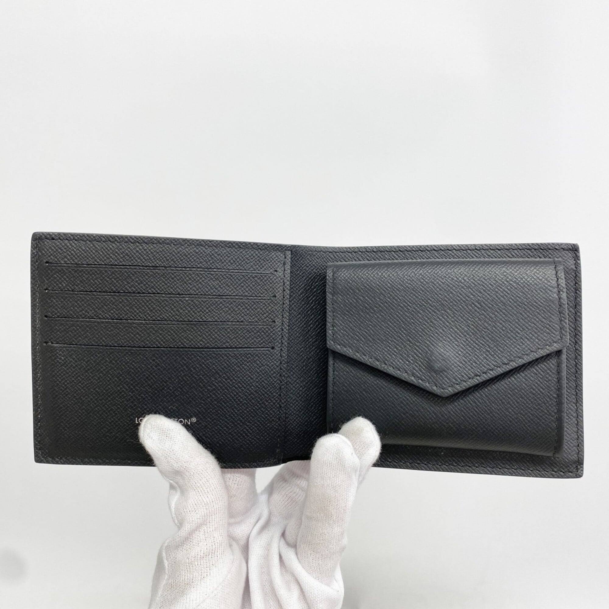 Louis Vuitton Black Wallet (Bi-Fold) (Pre-Owned)