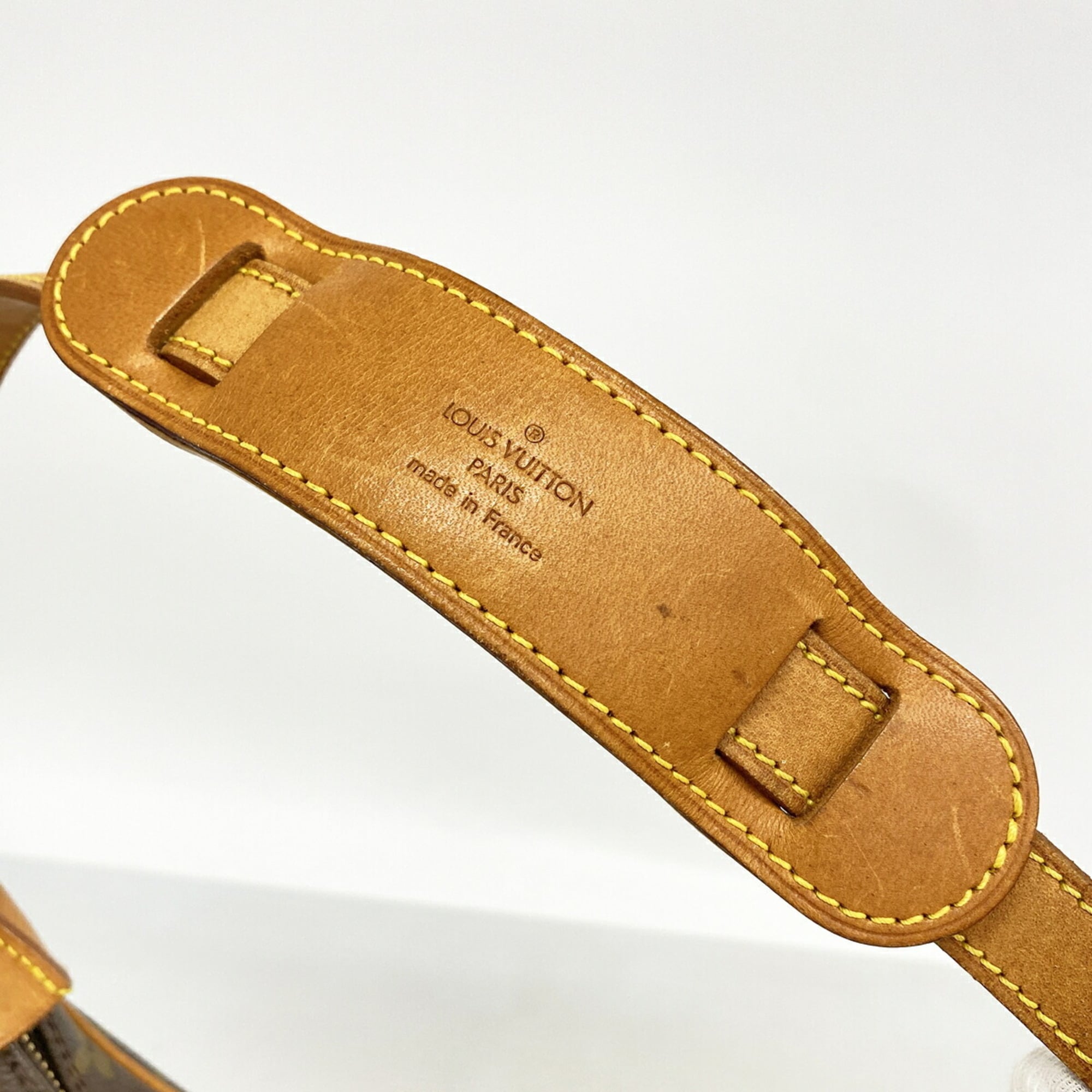 Louis Vuitton Brown Shoulder Bag (Pre-Owned)