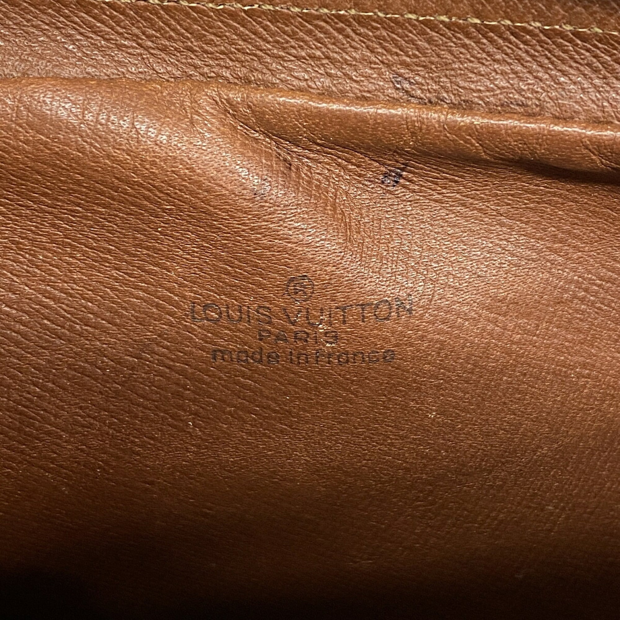 Louis Vuitton Brown Clutch Bag (Pre-Owned)