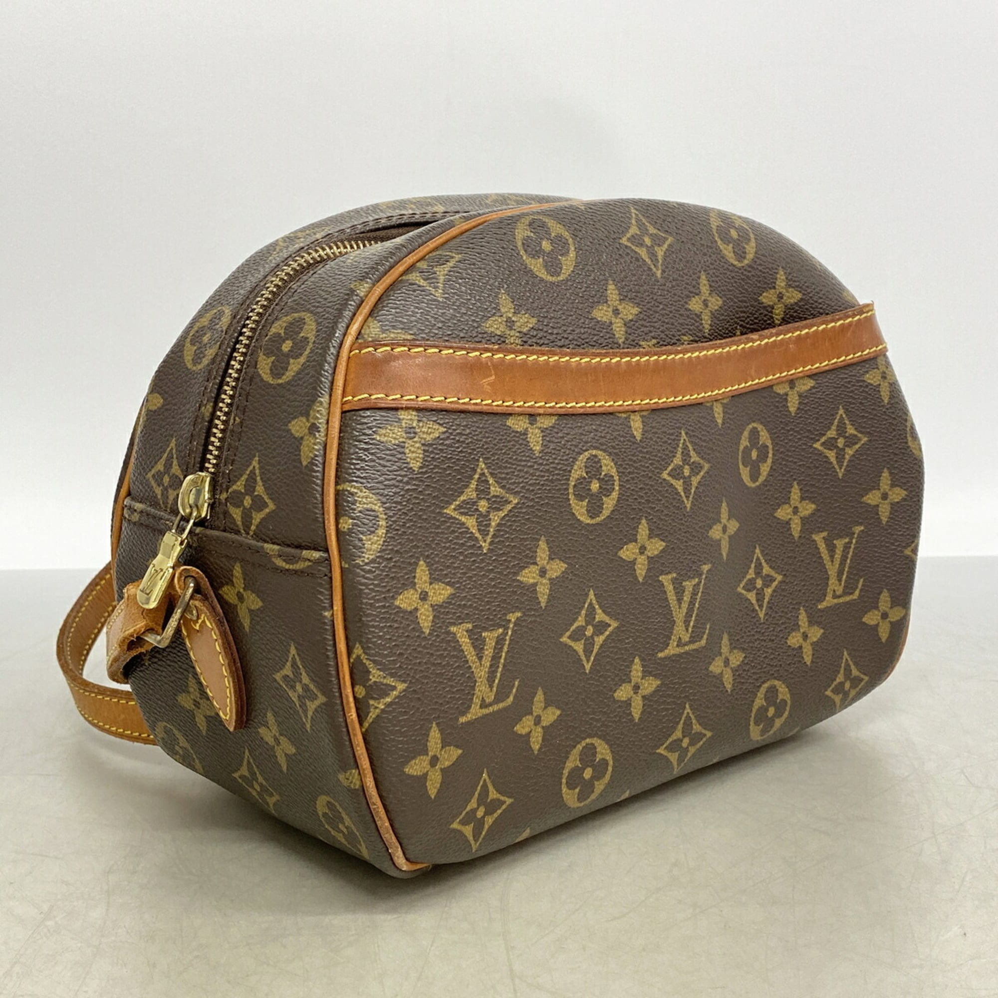 Louis Vuitton Brown Shoulder Bag (Pre-Owned)