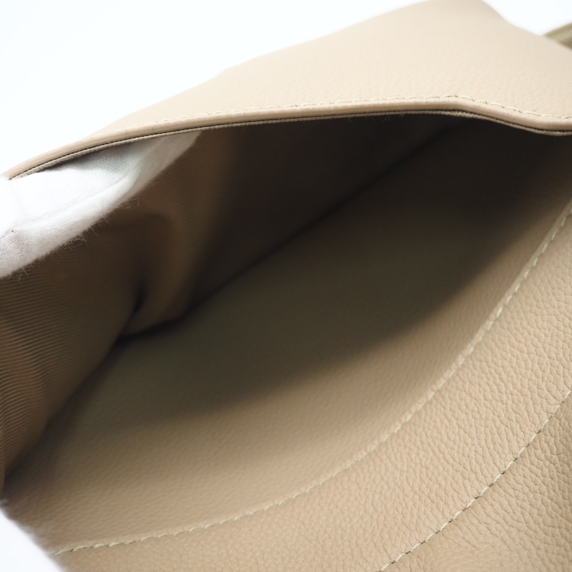 Louis Vuitton Beige Shoulder Bag (Pre-Owned)