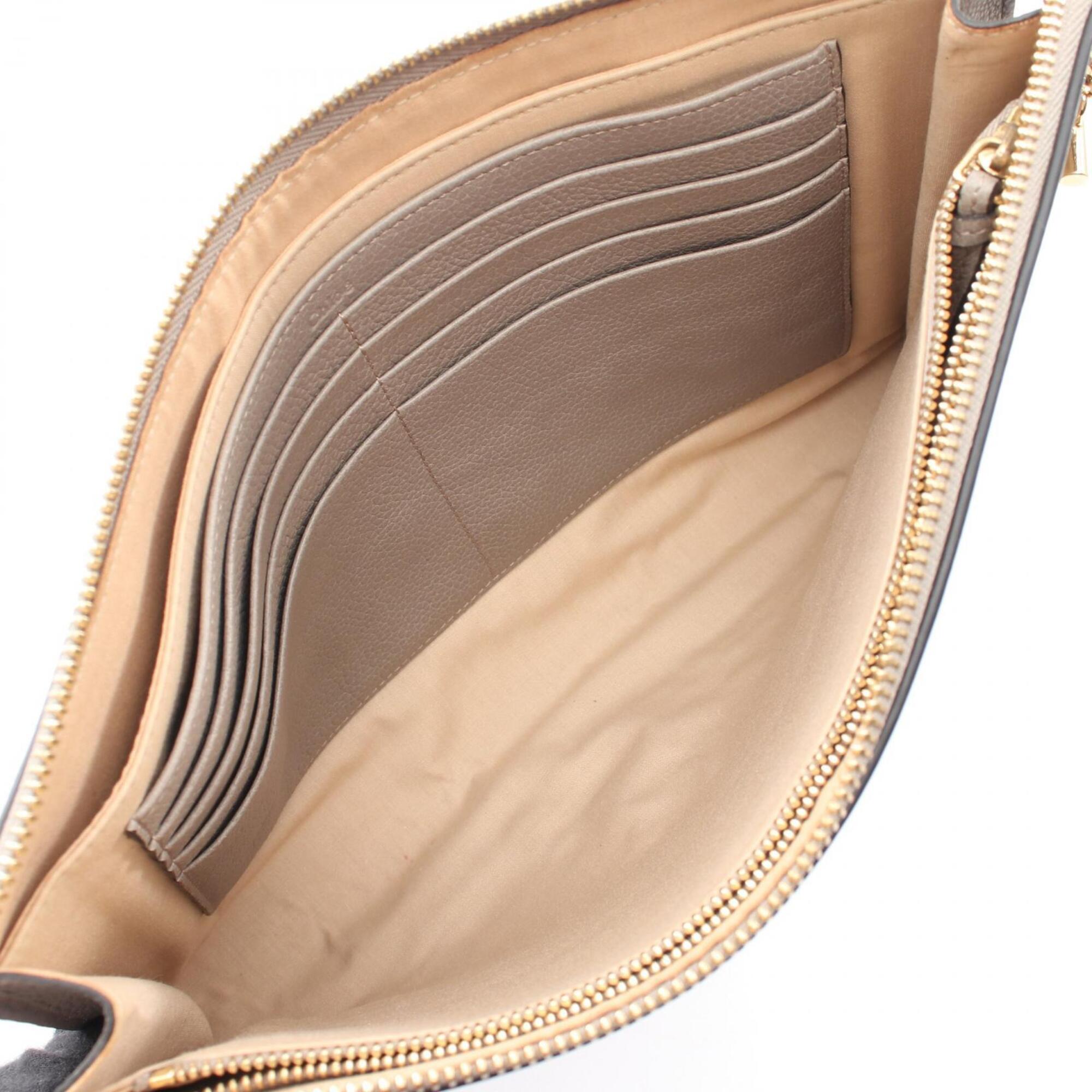 Chloé Beige Leather Clutch Bag Handbag (Pre-Owned)