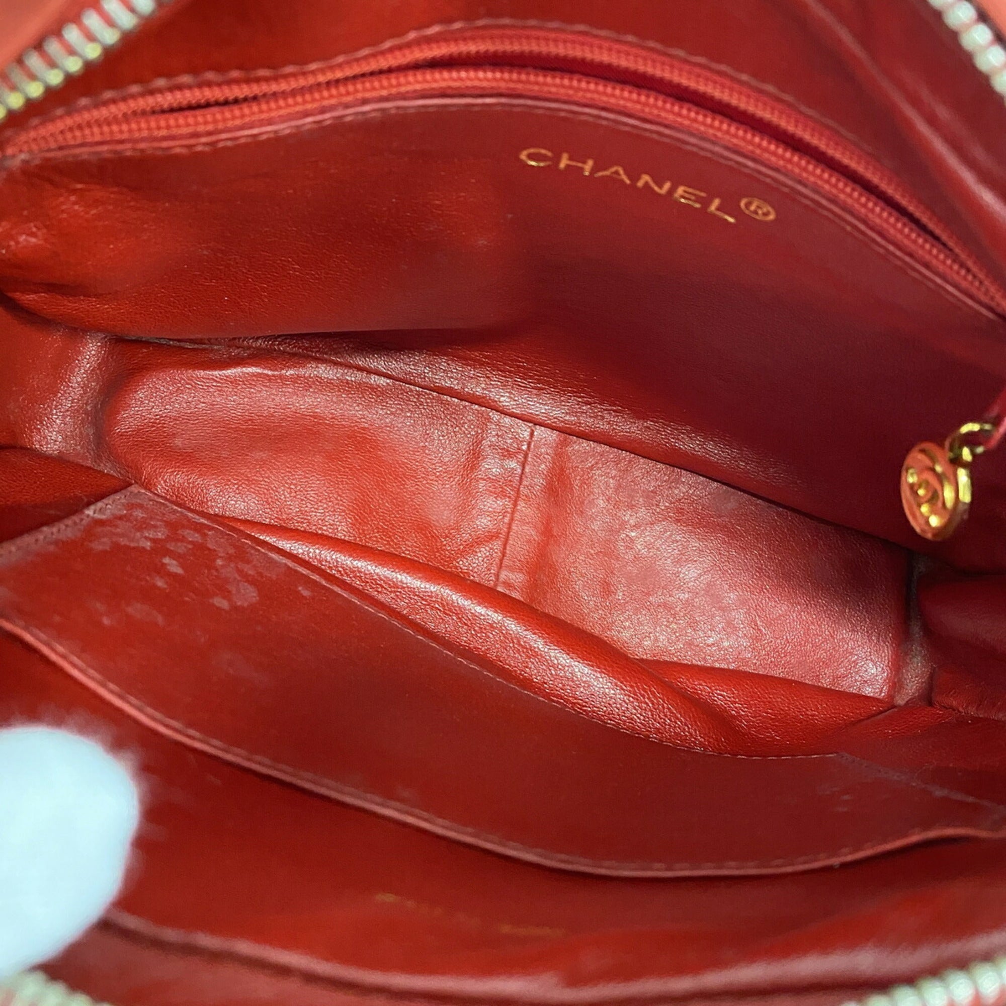 Chanel Red Color Leather Shoulder Bag (Pre-Owned)