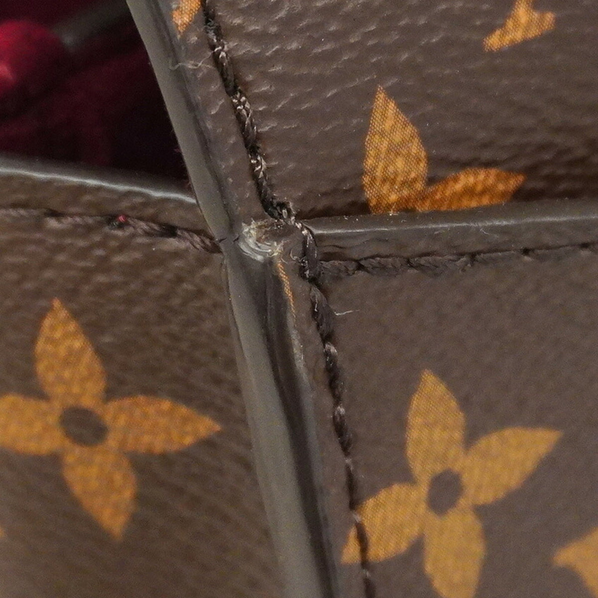 Louis Vuitton Brown Shoulder Bag (Pre-Owned)