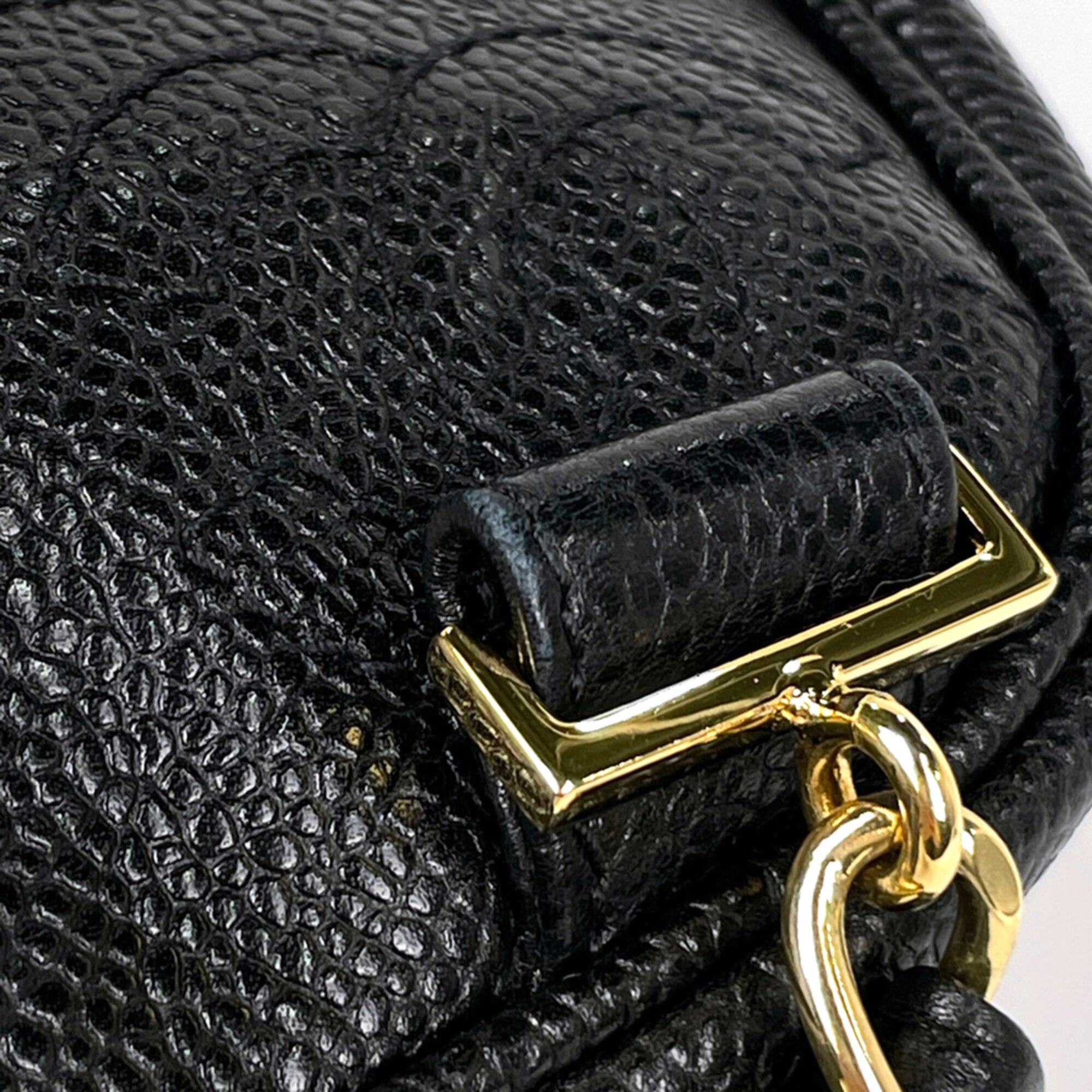 Chanel Black Grained Calfskin Backpack (Pre-Owned)