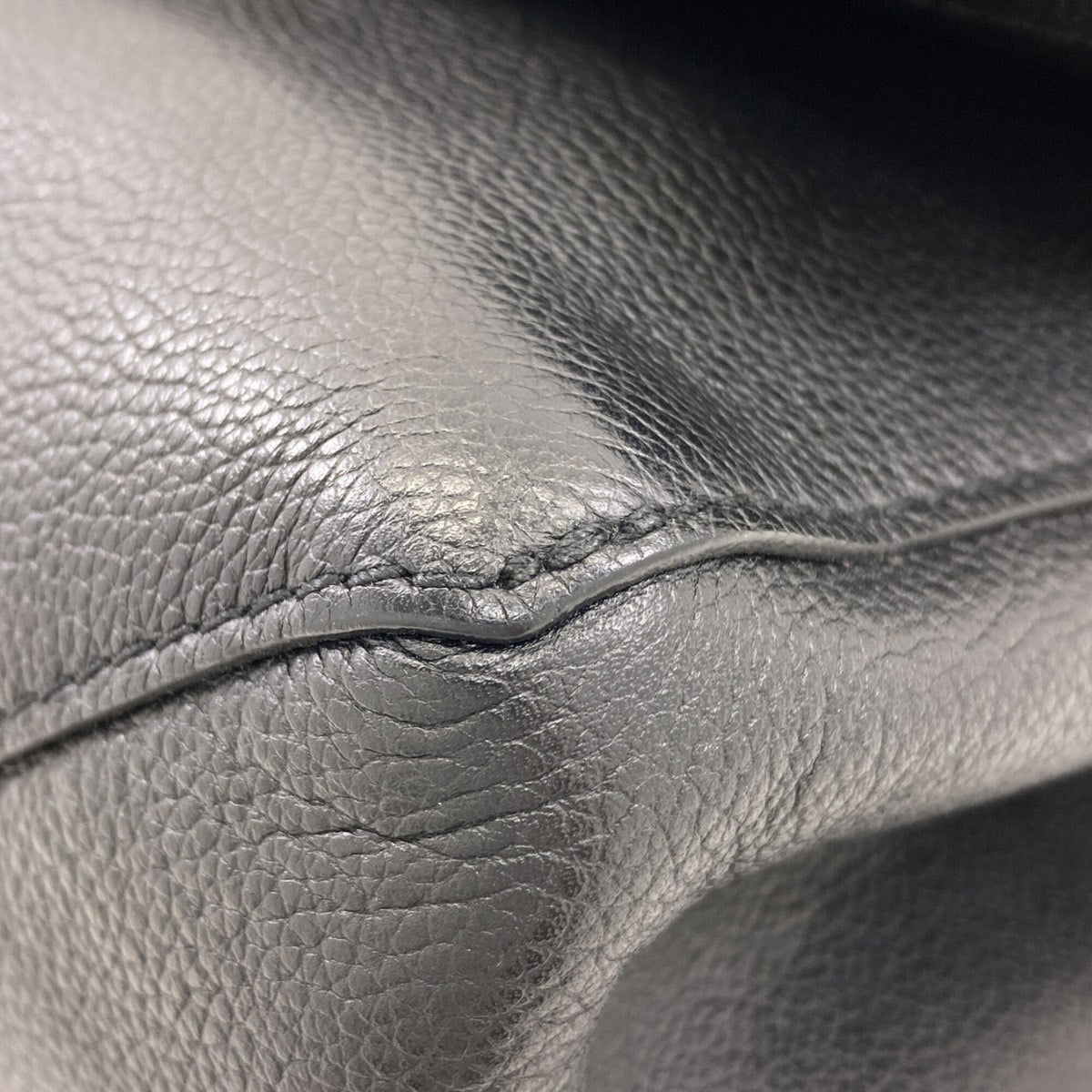 Louis Vuitton Black Leather Handbag (Pre-Owned)