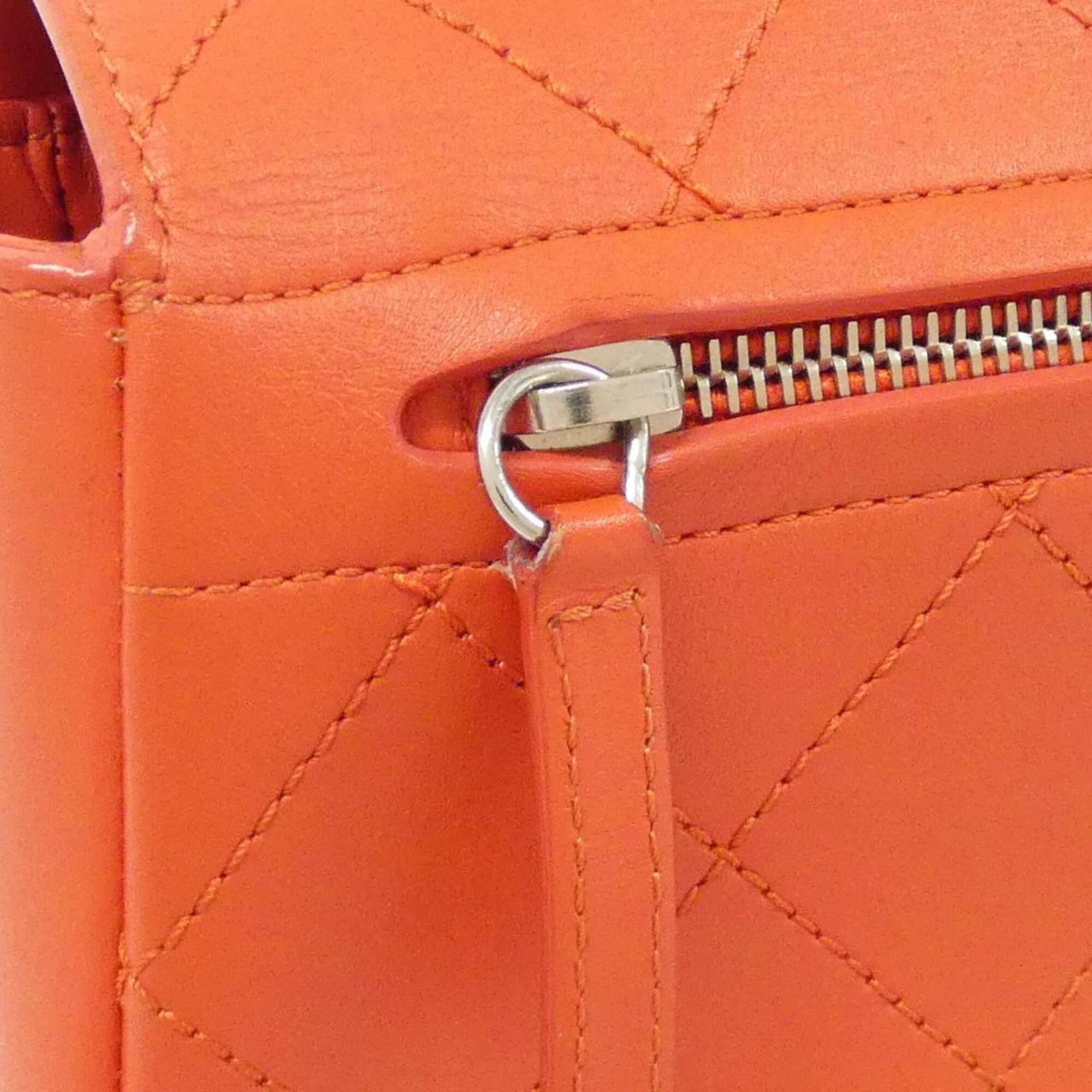 Chanel Red Color Leather Handbag (Pre-Owned)