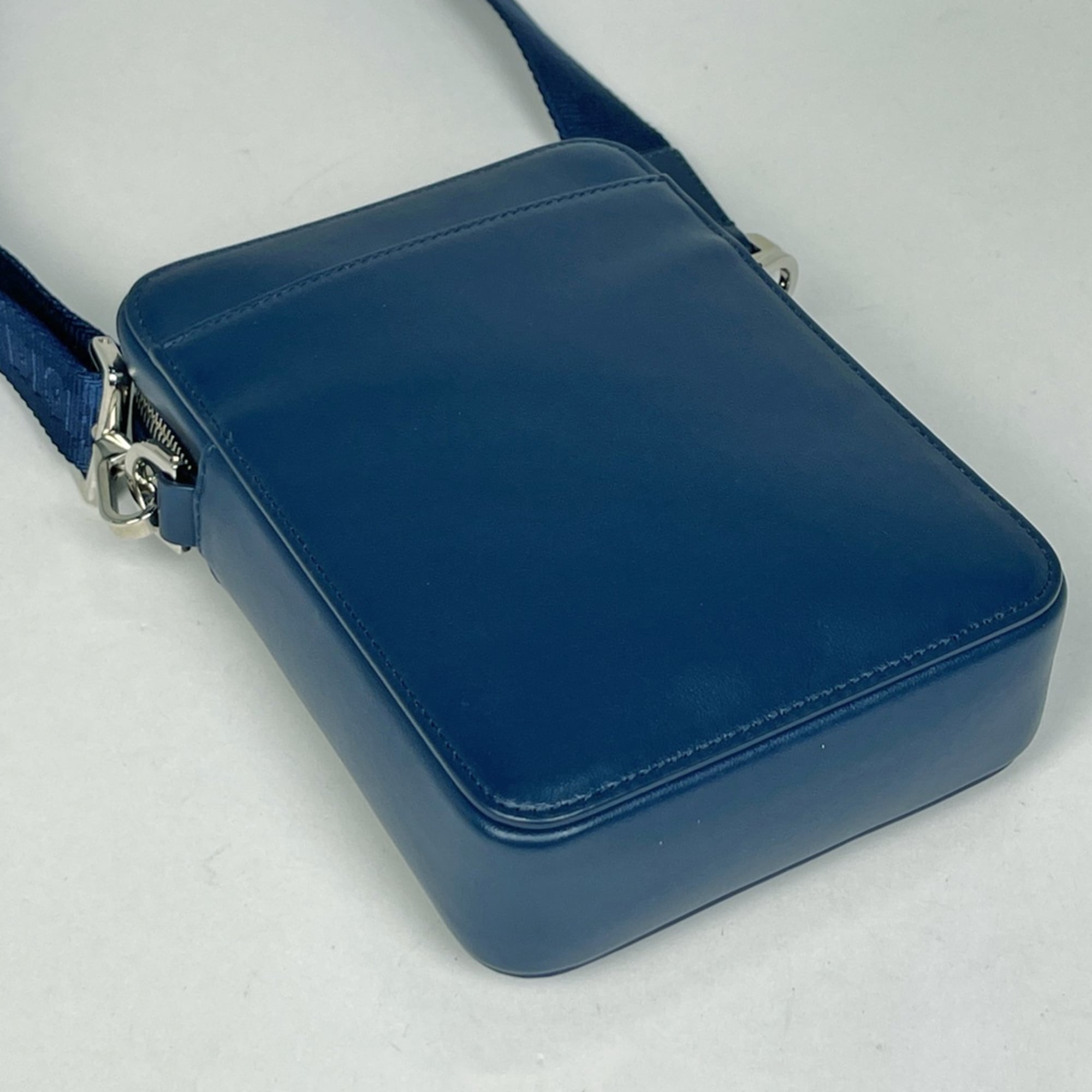 Christian Dior Blue Leather Pouch Shoulder Bag (Pre-Owned)