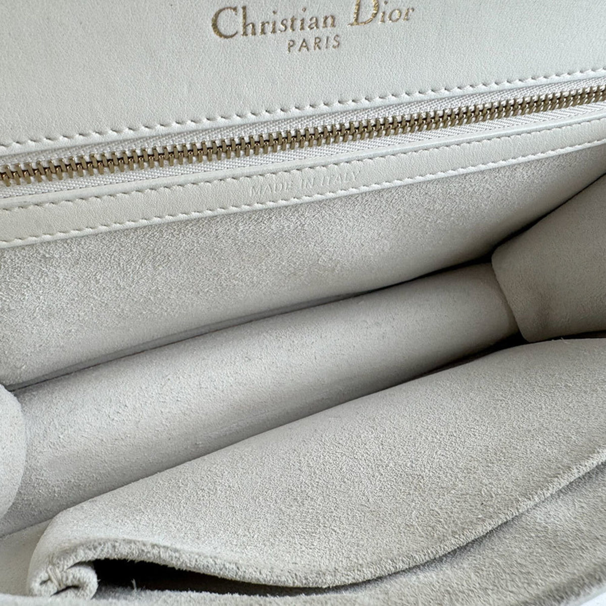 Christian Dior White Leather Shoulder Bag (Pre-Owned)