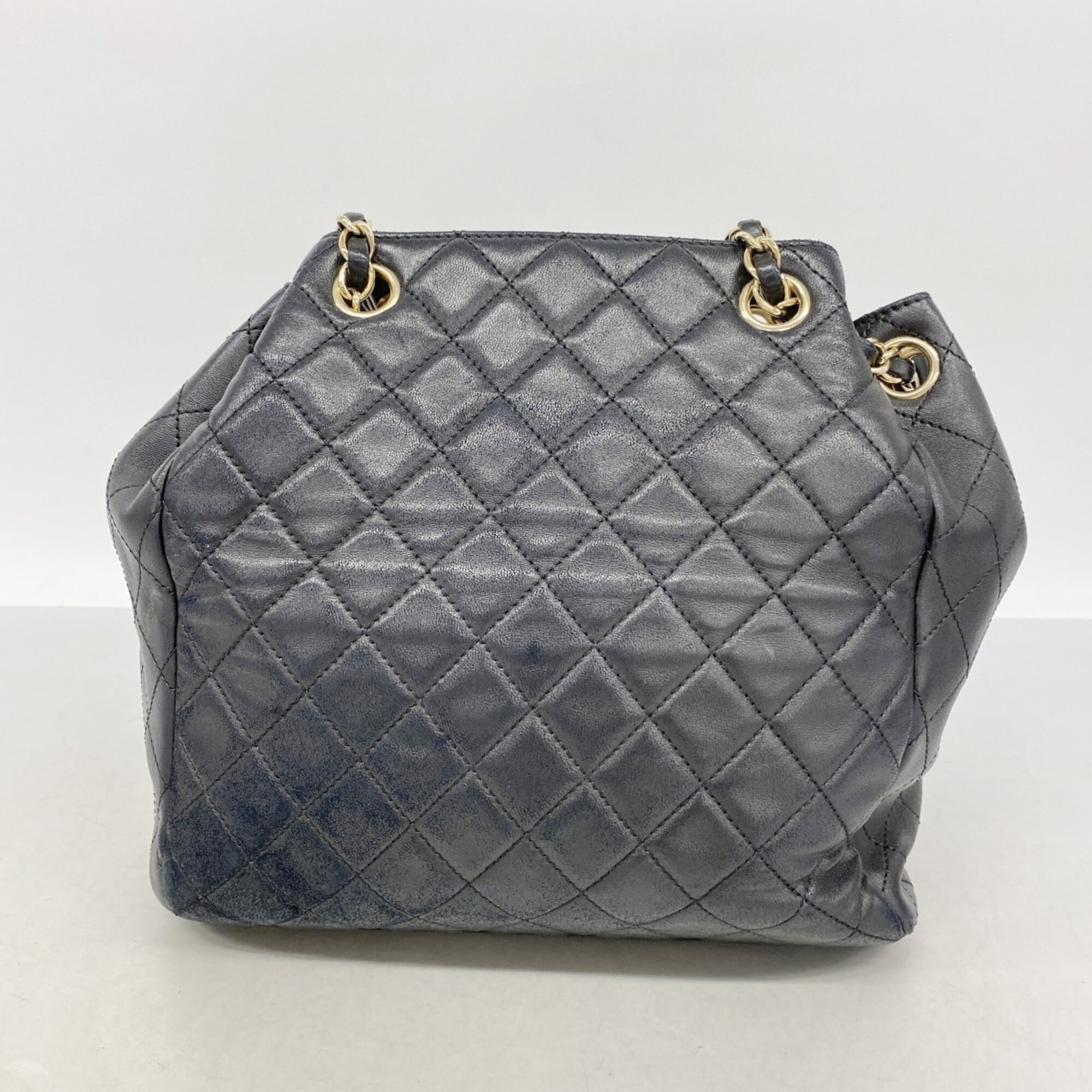 Chanel Black Leather Shoulder Bag (Pre-Owned)