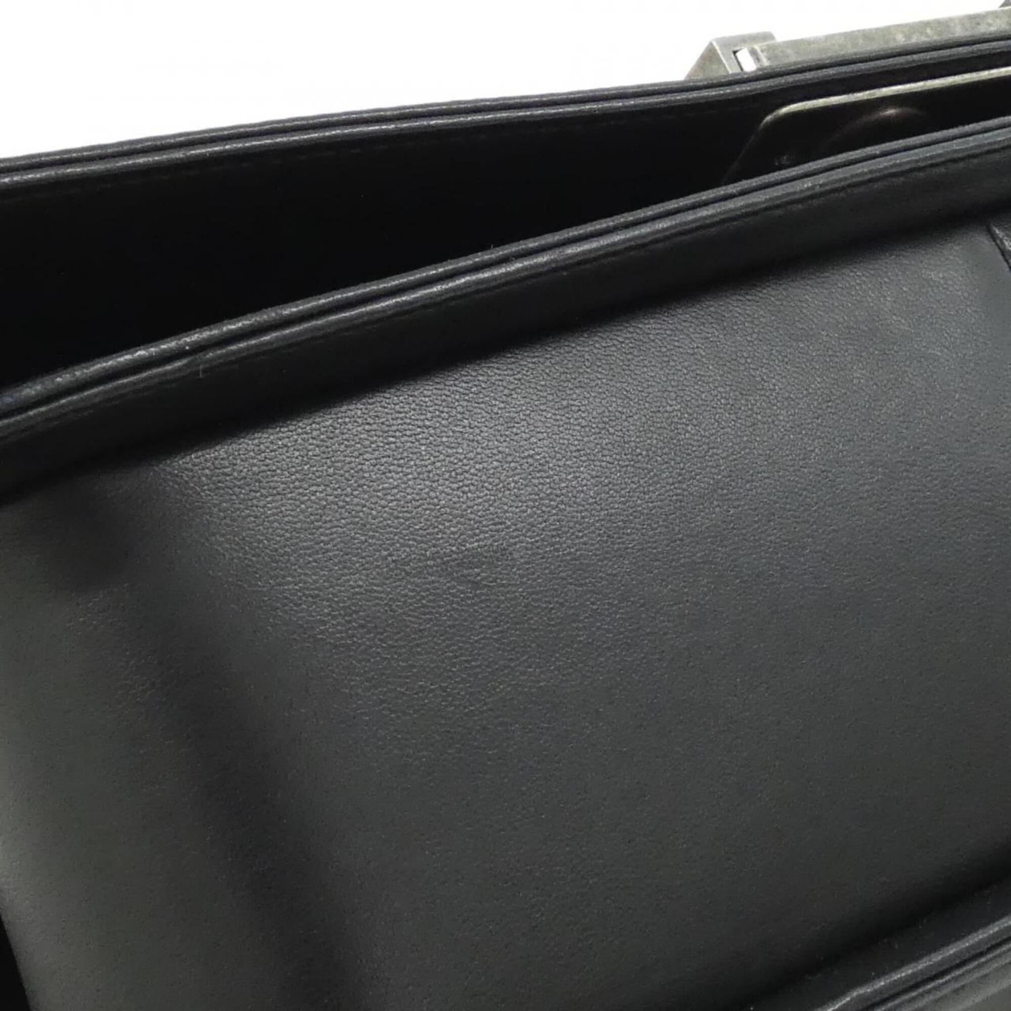 Chanel Black Shoulder Bag (Pre-Owned)