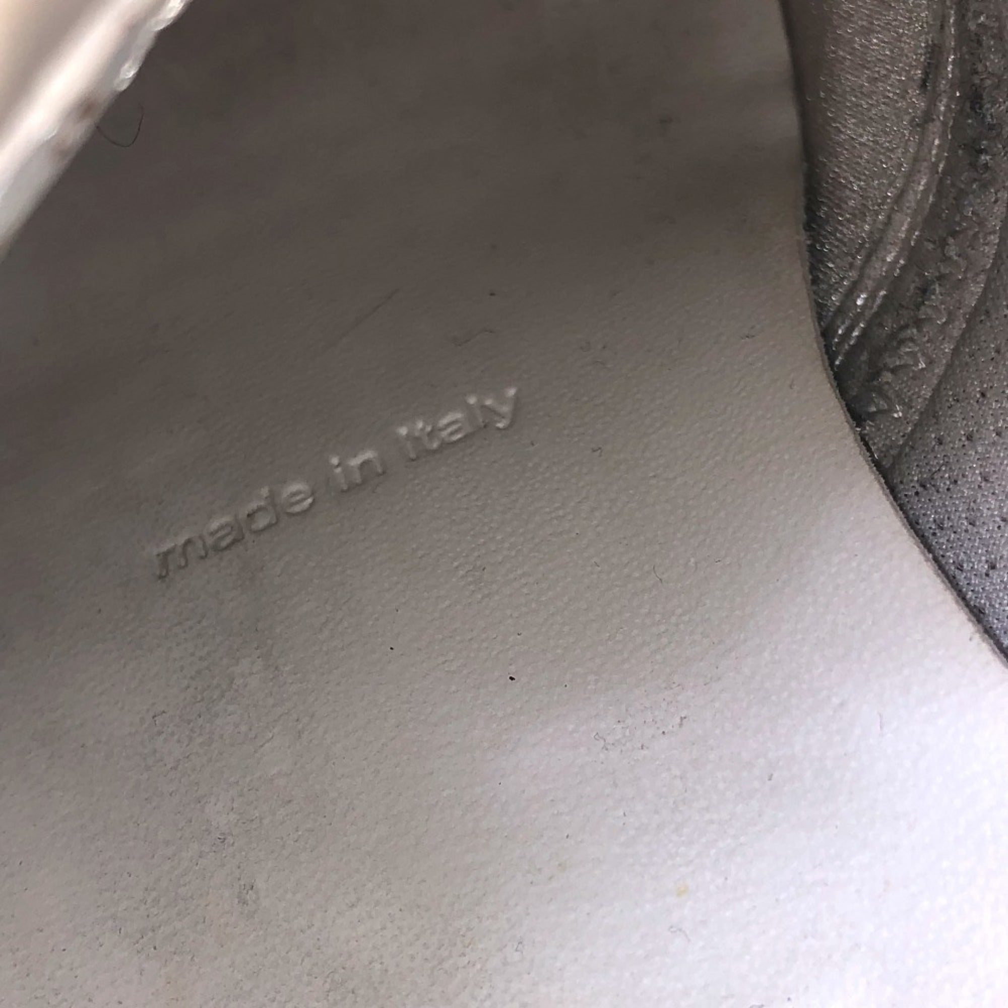 Louis Vuitton Pink Sneakers (Pre-Owned)