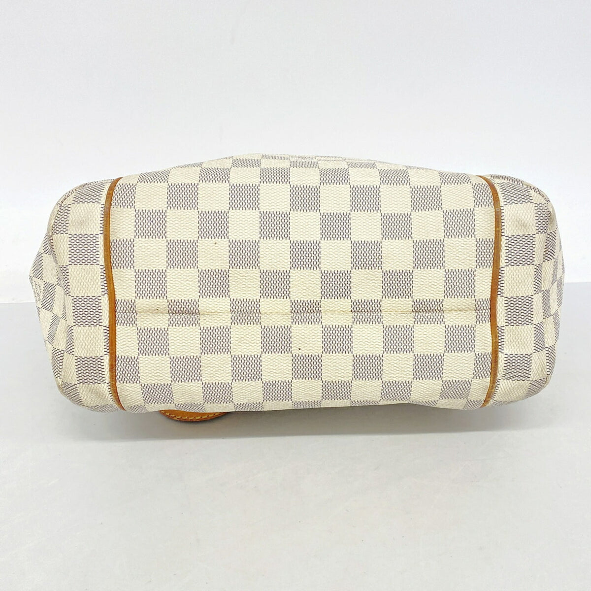 Louis Vuitton White Tote Bag (Pre-Owned)