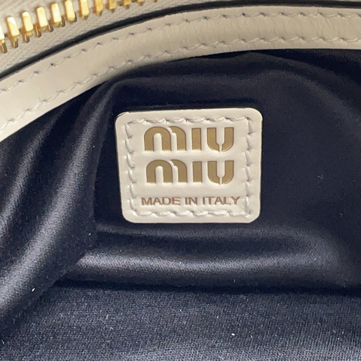 Miu Miu White Leather Handbag (Pre-Owned)