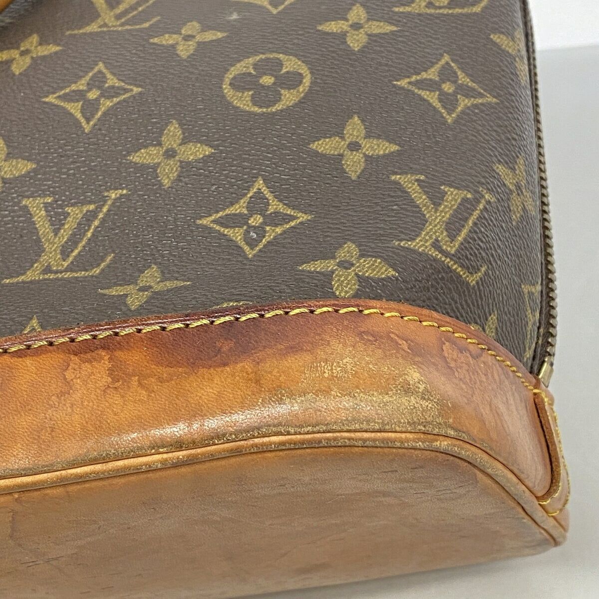 Louis Vuitton Brown Handbag (Pre-Owned)