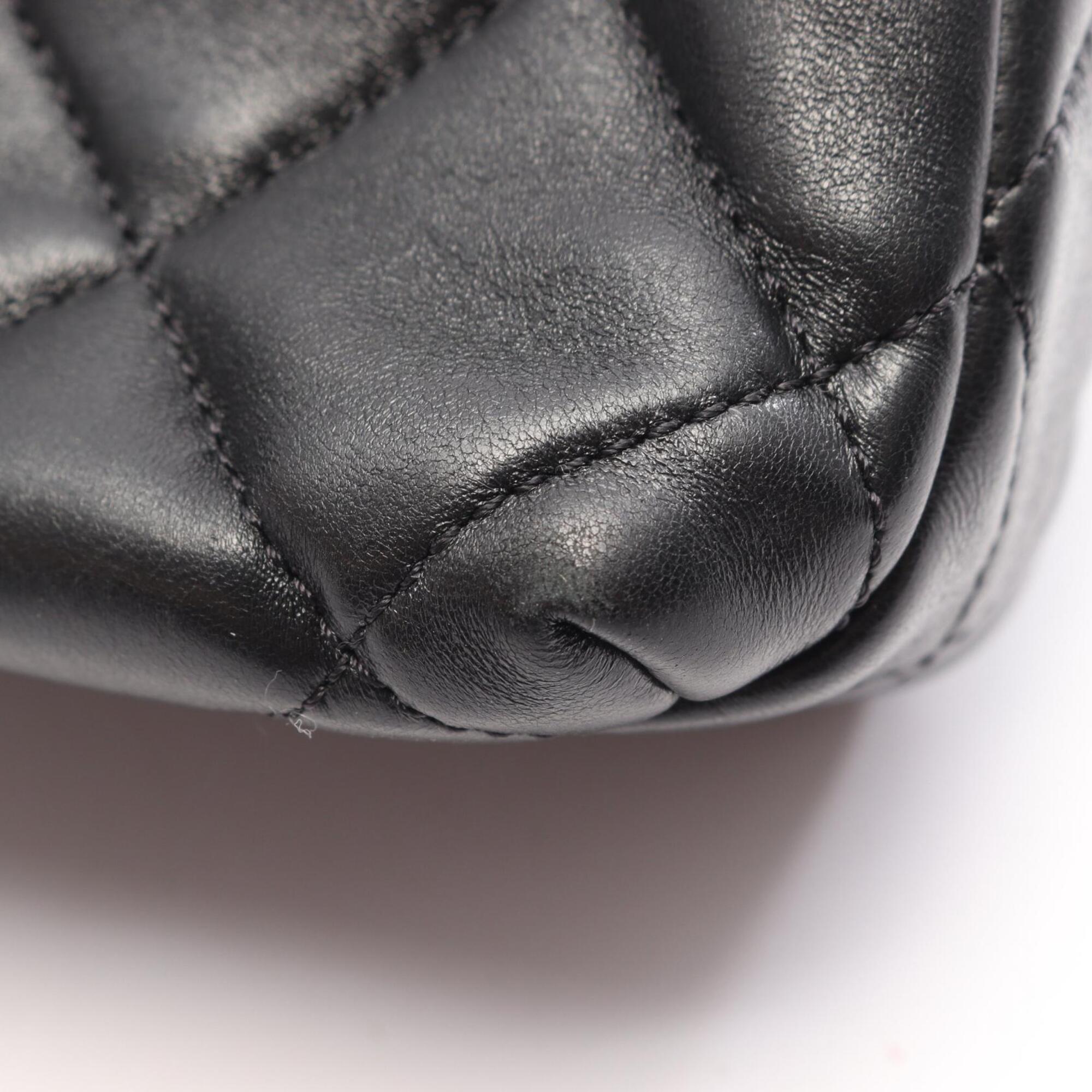 Chanel Black Leather Shoulder Bag (Pre-Owned)