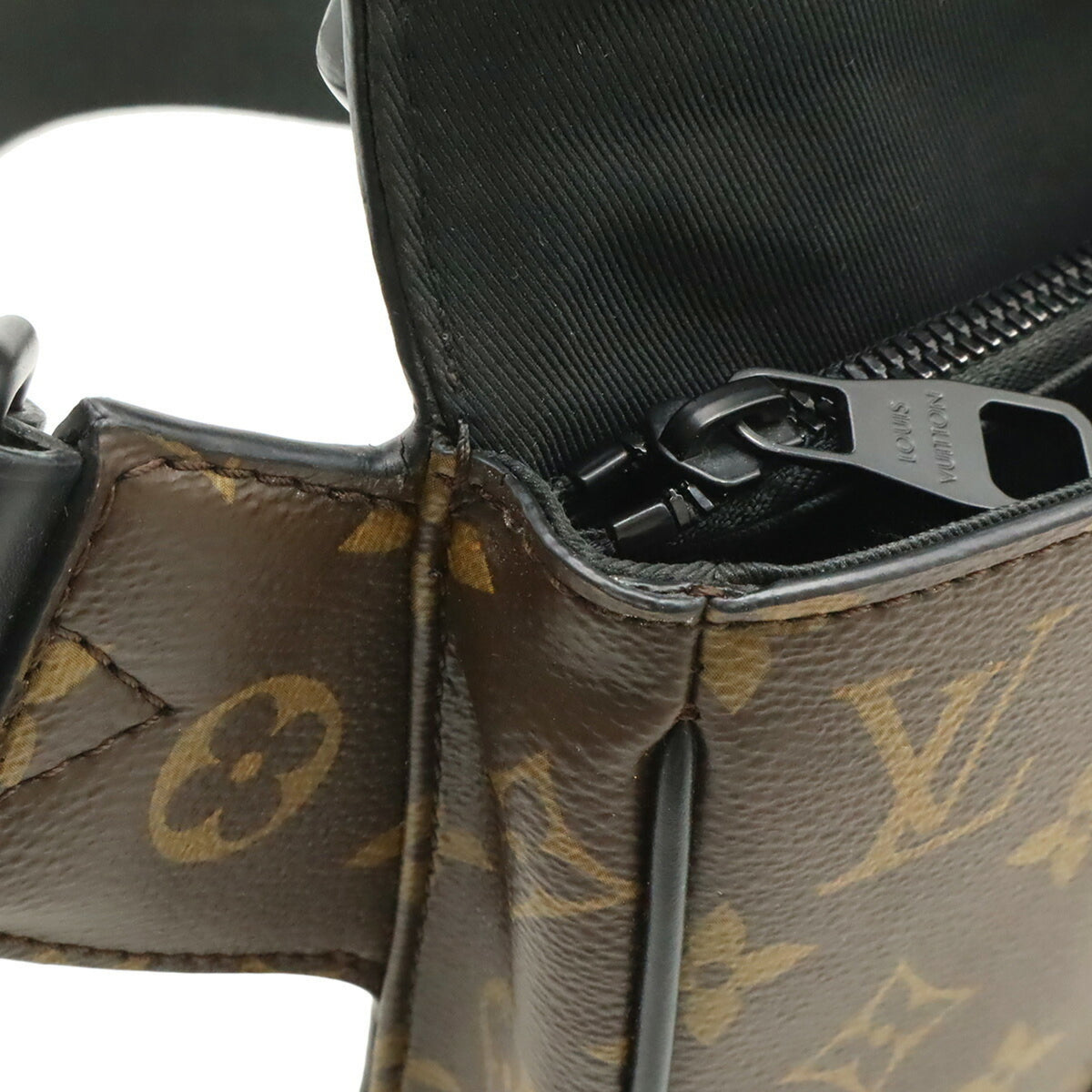 Louis Vuitton Noir Monogram Canvas Shoulder Bag Sling Bag (Pre-Owned)