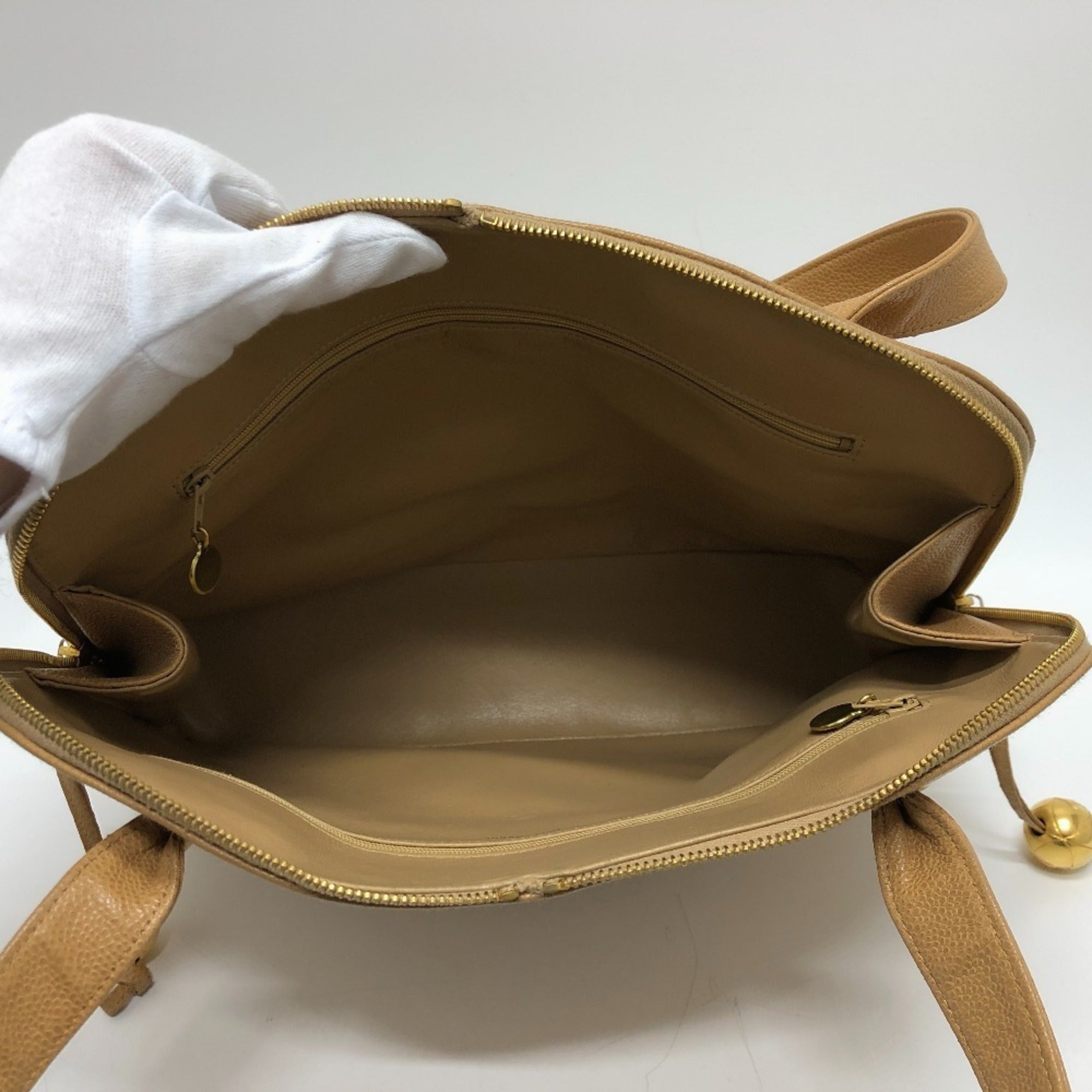 Chanel Beige Grained Calfskin Tote Bag (Pre-Owned)