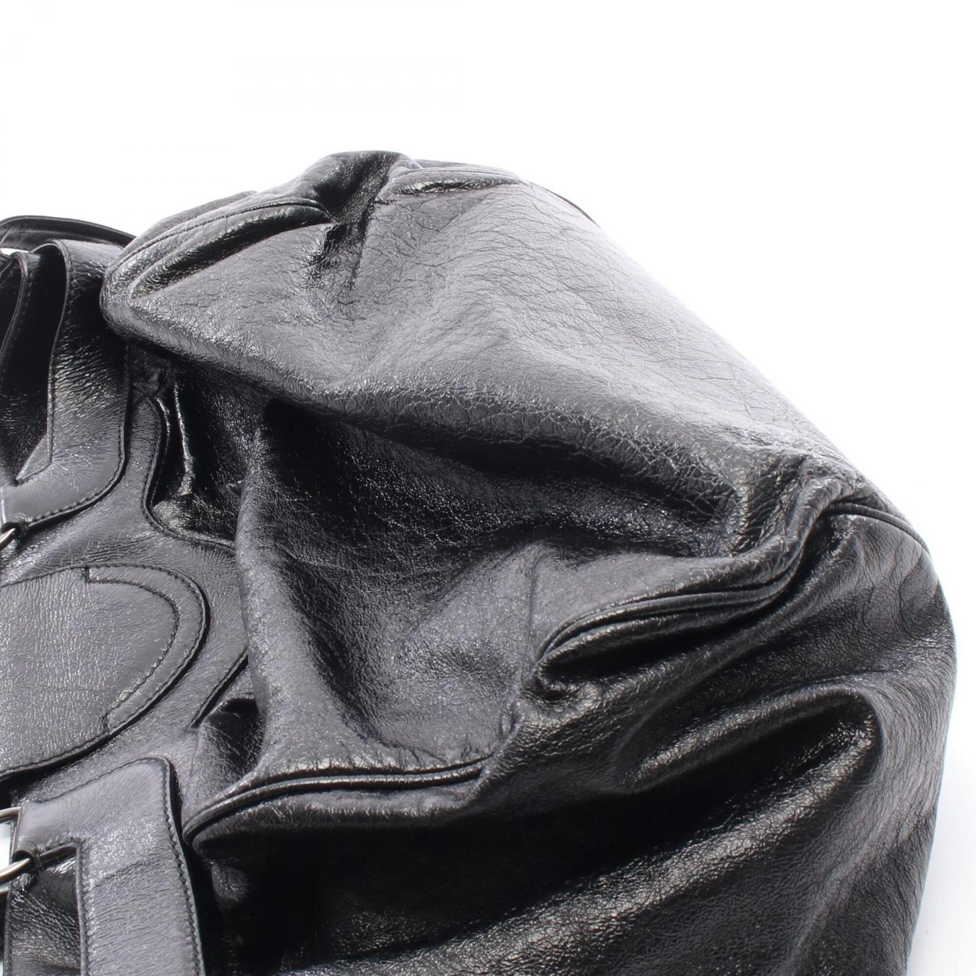 Salvatore Ferragamo Black Leather Shoulder Bag (Pre-Owned)